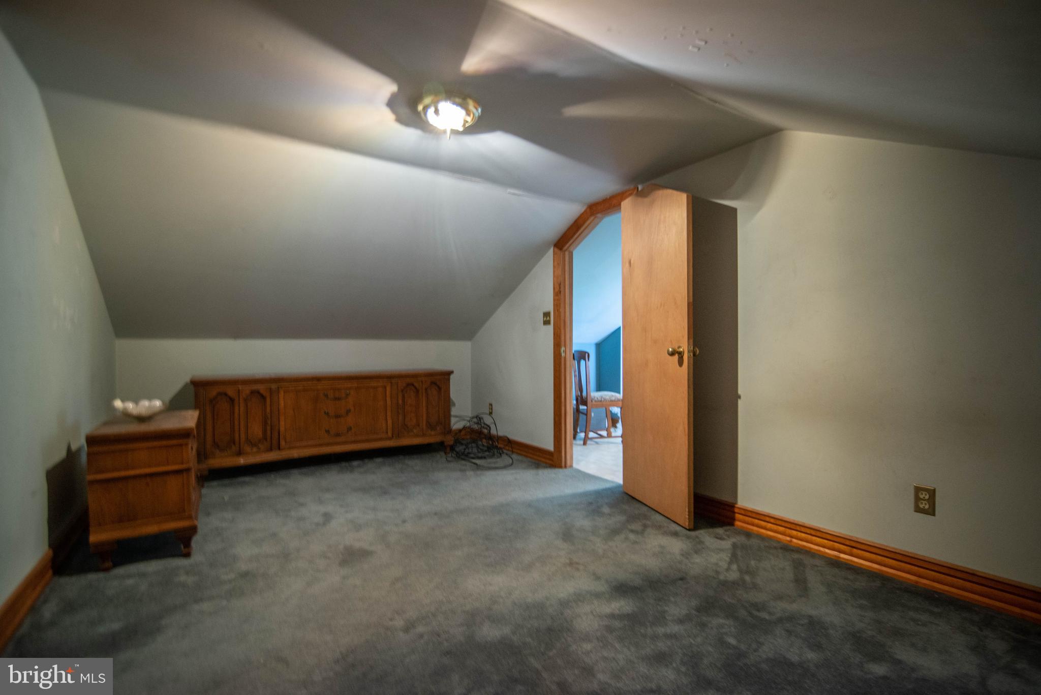 ELK NECK - Residential