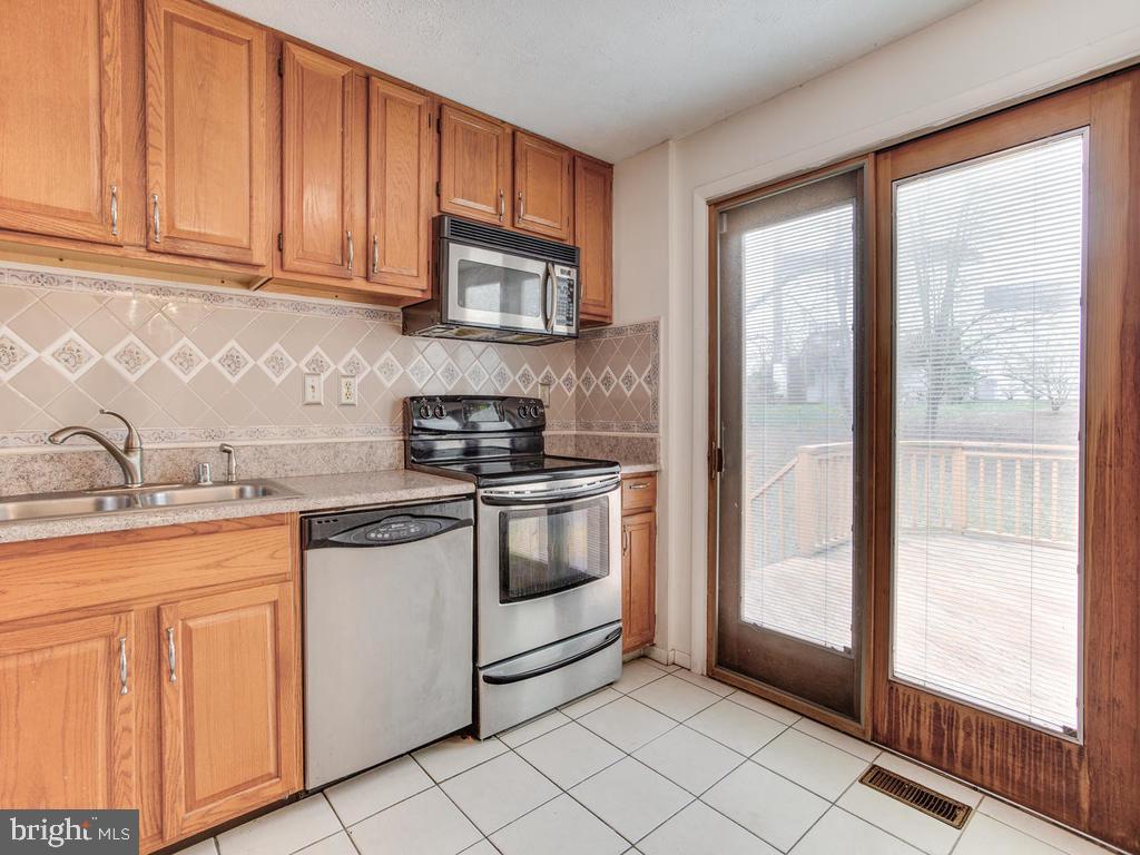 OAK SPRINGS - Residential Lease