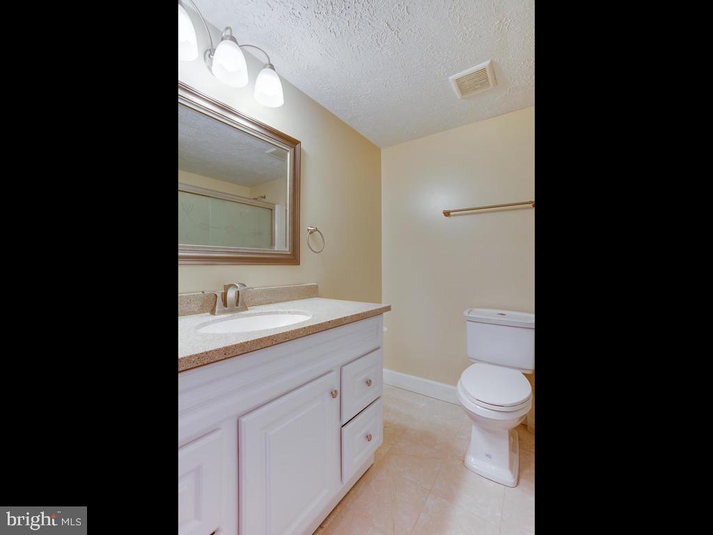 OAK SPRINGS - Residential Lease