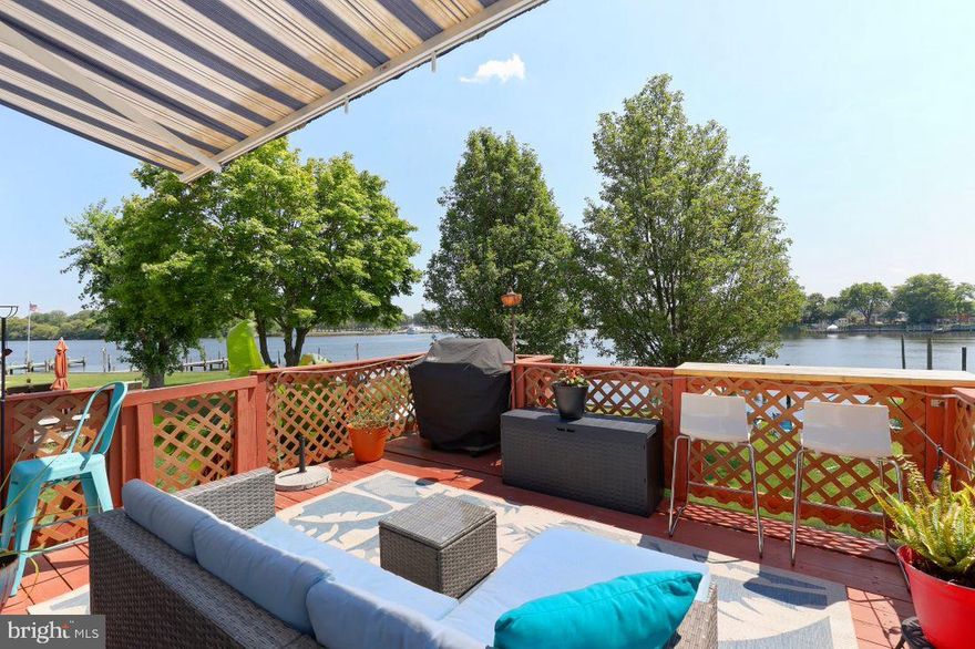 **Waterfront**
Updated 3 Br 2 Bath Cape Cod sitting on Deep protected water, Great neighborhood, Convenient to everything by land or Sea! Won't last !