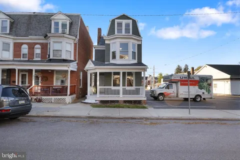 215 W Maple Street, York, PA MLS: PAYK2081000
