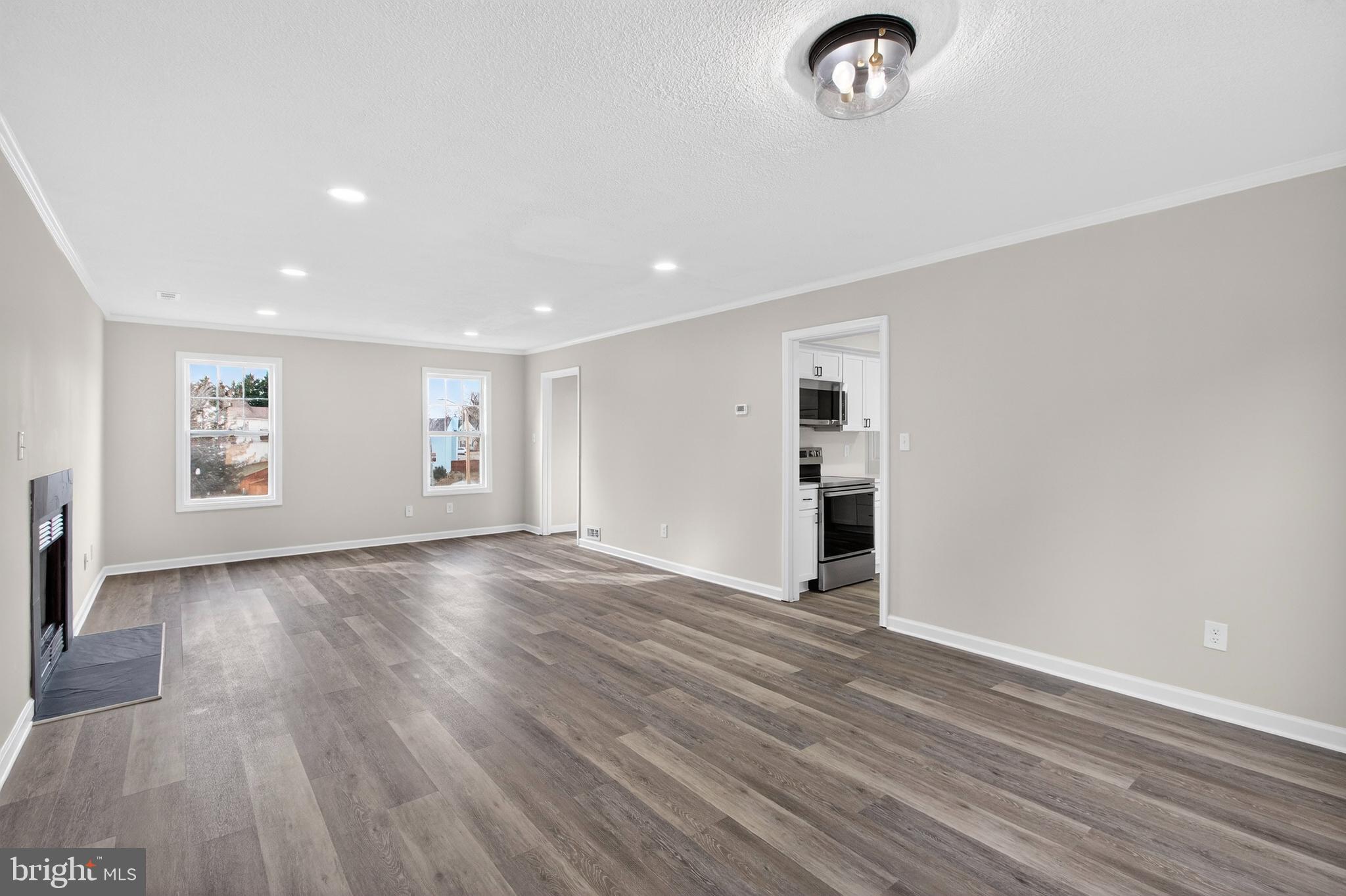 HIDDEN FIELDS - Residential