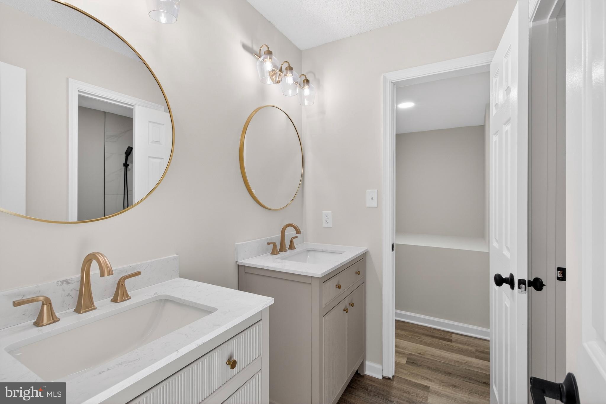 HIDDEN FIELDS - Residential