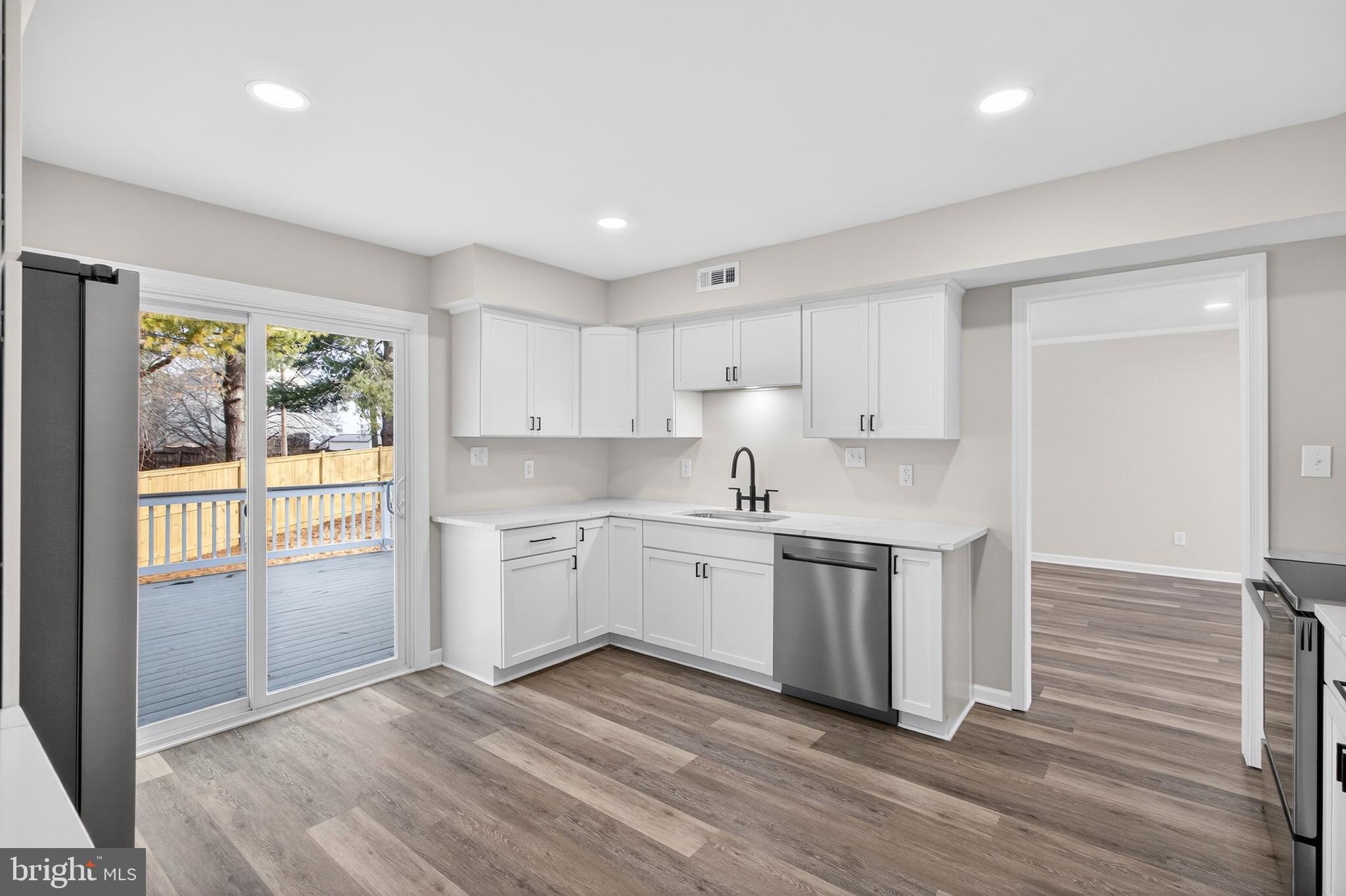 HIDDEN FIELDS - Residential