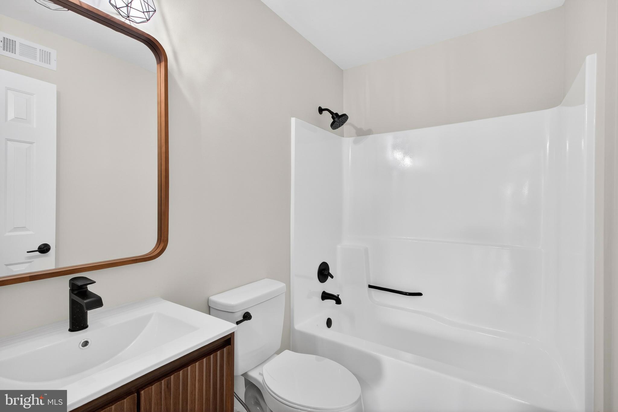 HIDDEN FIELDS - Residential