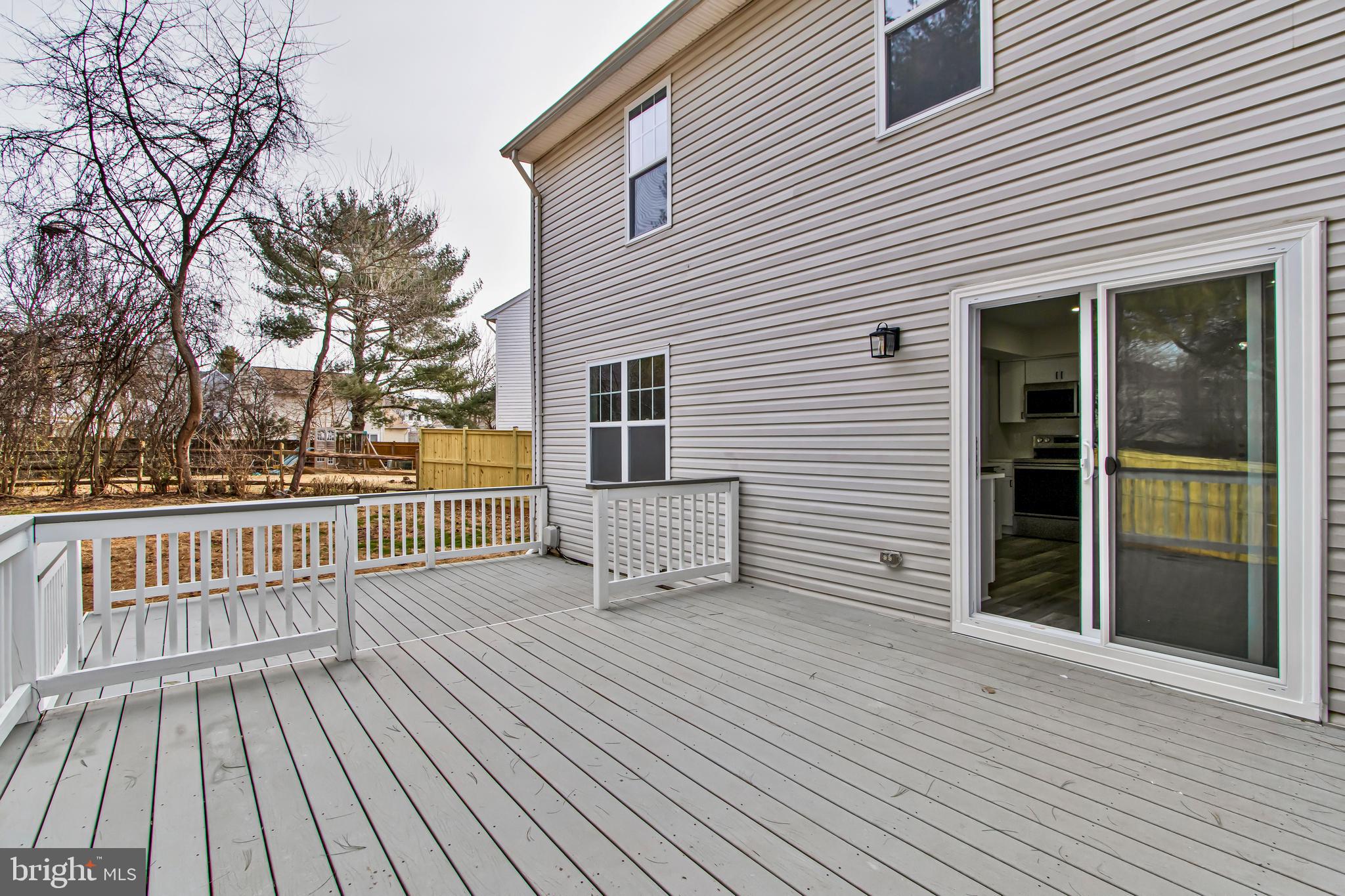 HIDDEN FIELDS - Residential