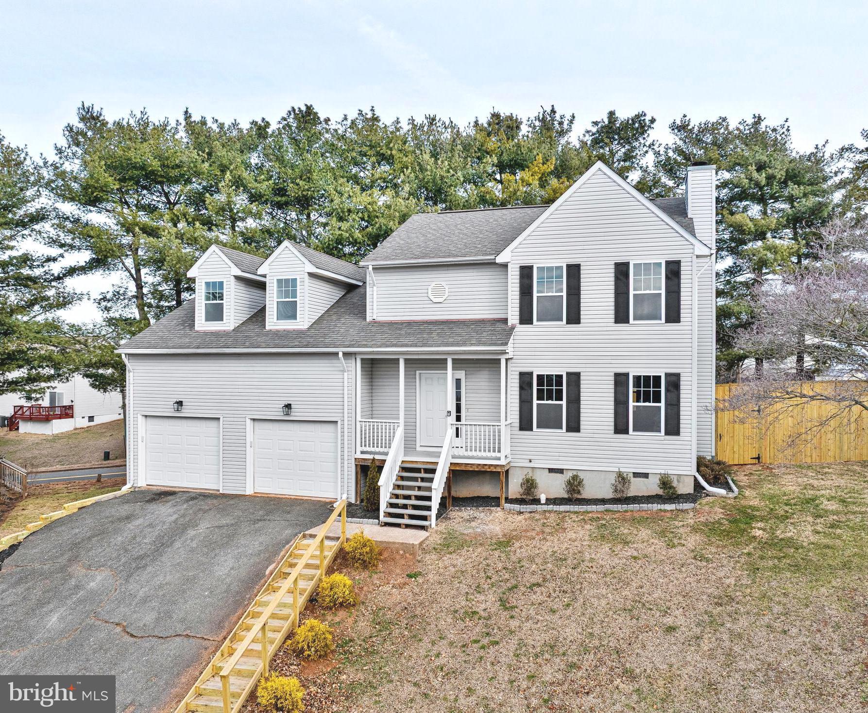 HIDDEN FIELDS - Residential