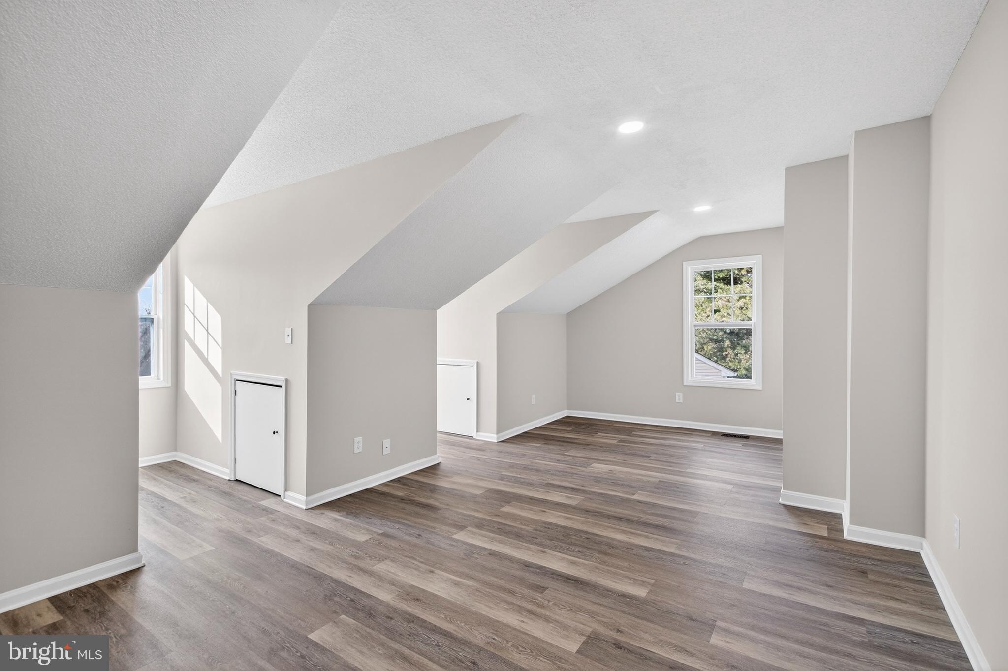 HIDDEN FIELDS - Residential