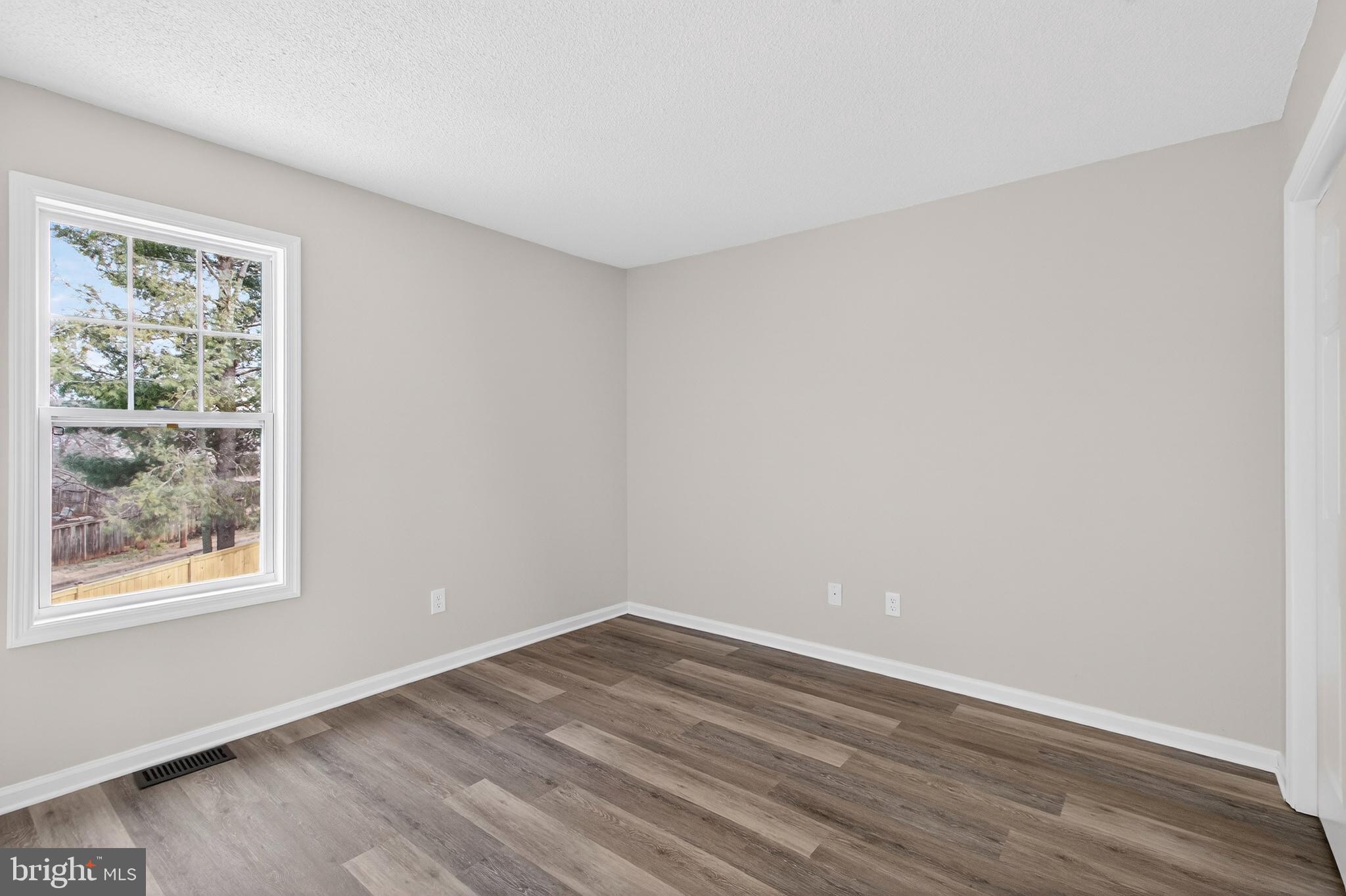 HIDDEN FIELDS - Residential