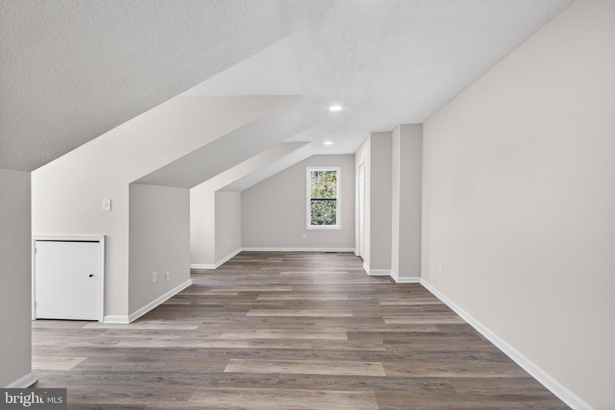 HIDDEN FIELDS - Residential