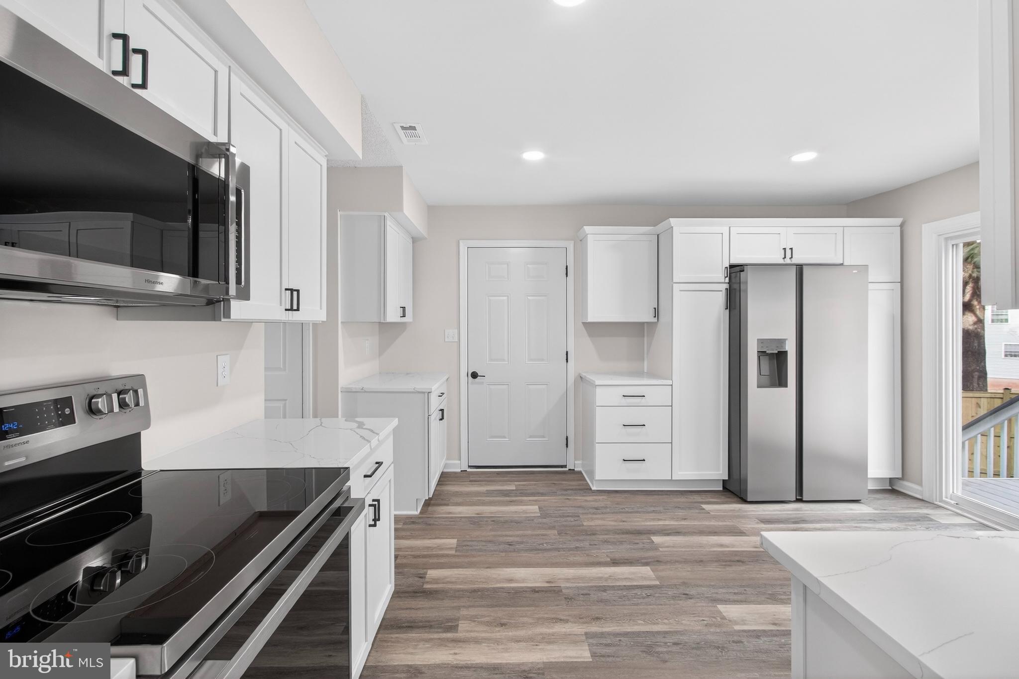 HIDDEN FIELDS - Residential