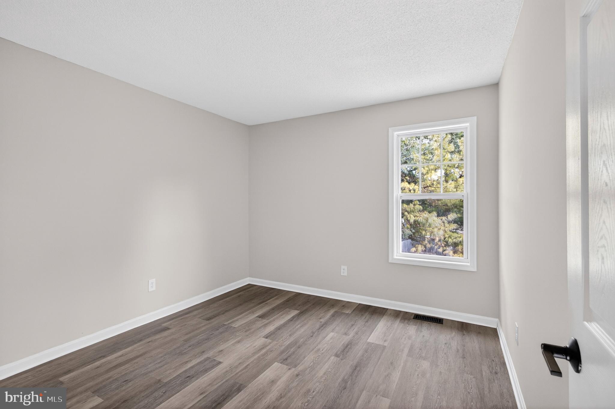 HIDDEN FIELDS - Residential