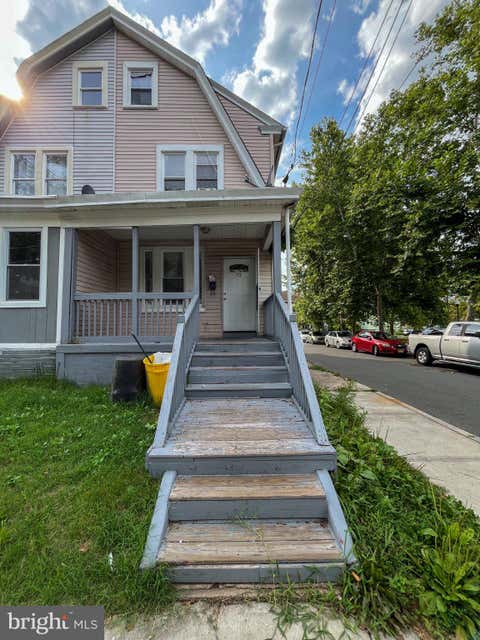Townhouse For Rent - 57 Laurel Ave Ave #1<br/> Mercer County, TRENTON, NJ 08618