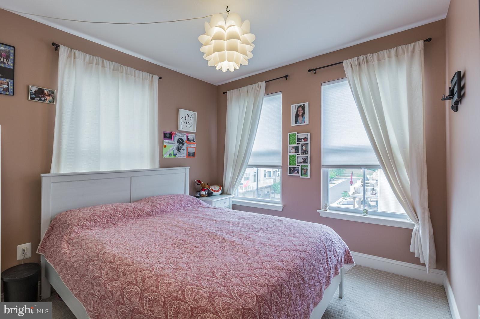 TRIANGLE HIGHLANDS CONDO - Residential