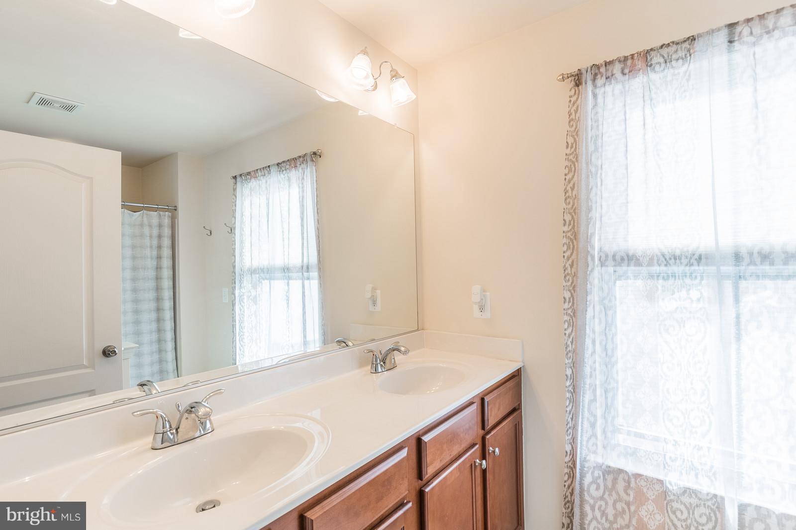 TRIANGLE HIGHLANDS CONDO - Residential