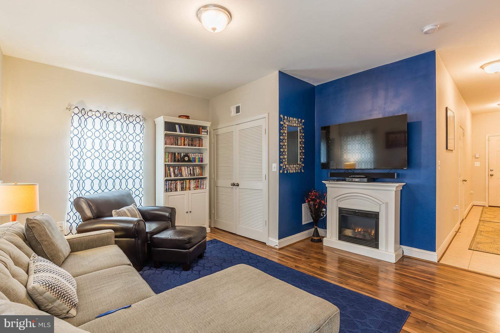 TRIANGLE HIGHLANDS CONDO - Residential