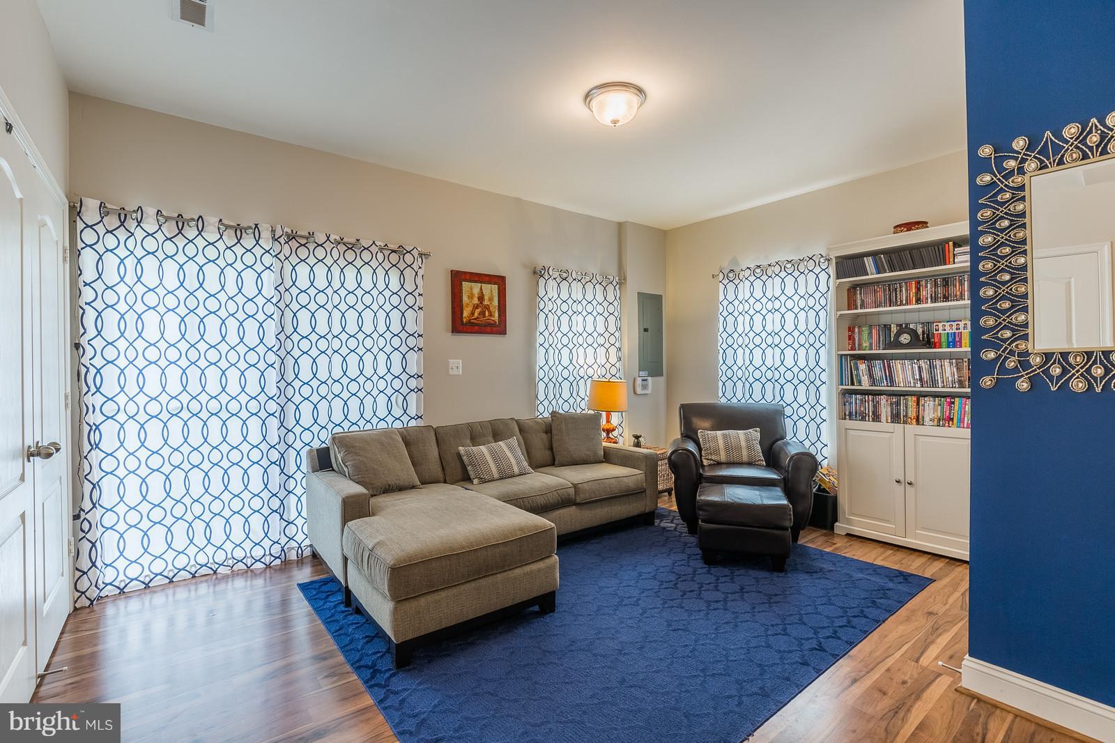 TRIANGLE HIGHLANDS CONDO - Residential