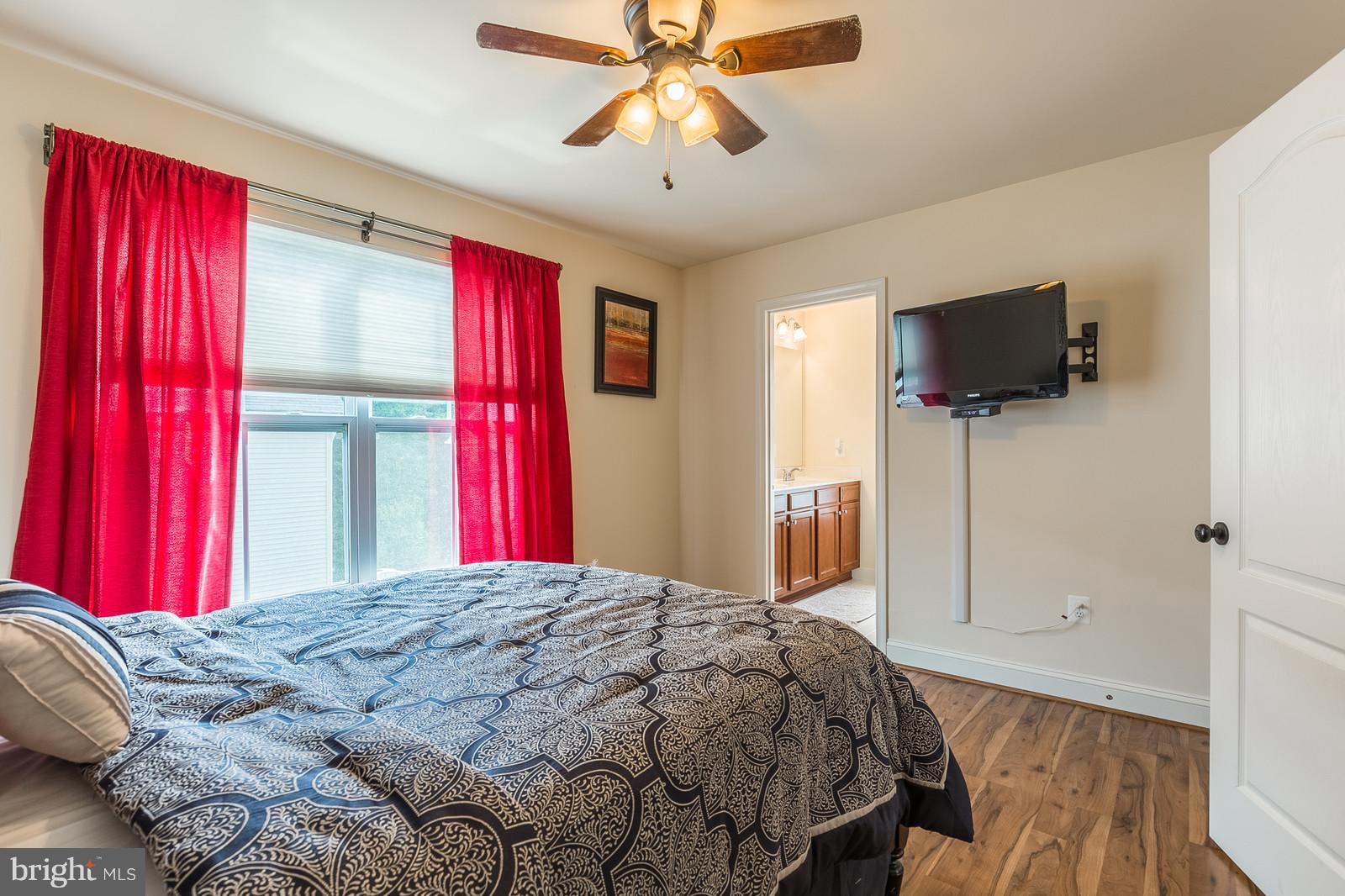 TRIANGLE HIGHLANDS CONDO - Residential