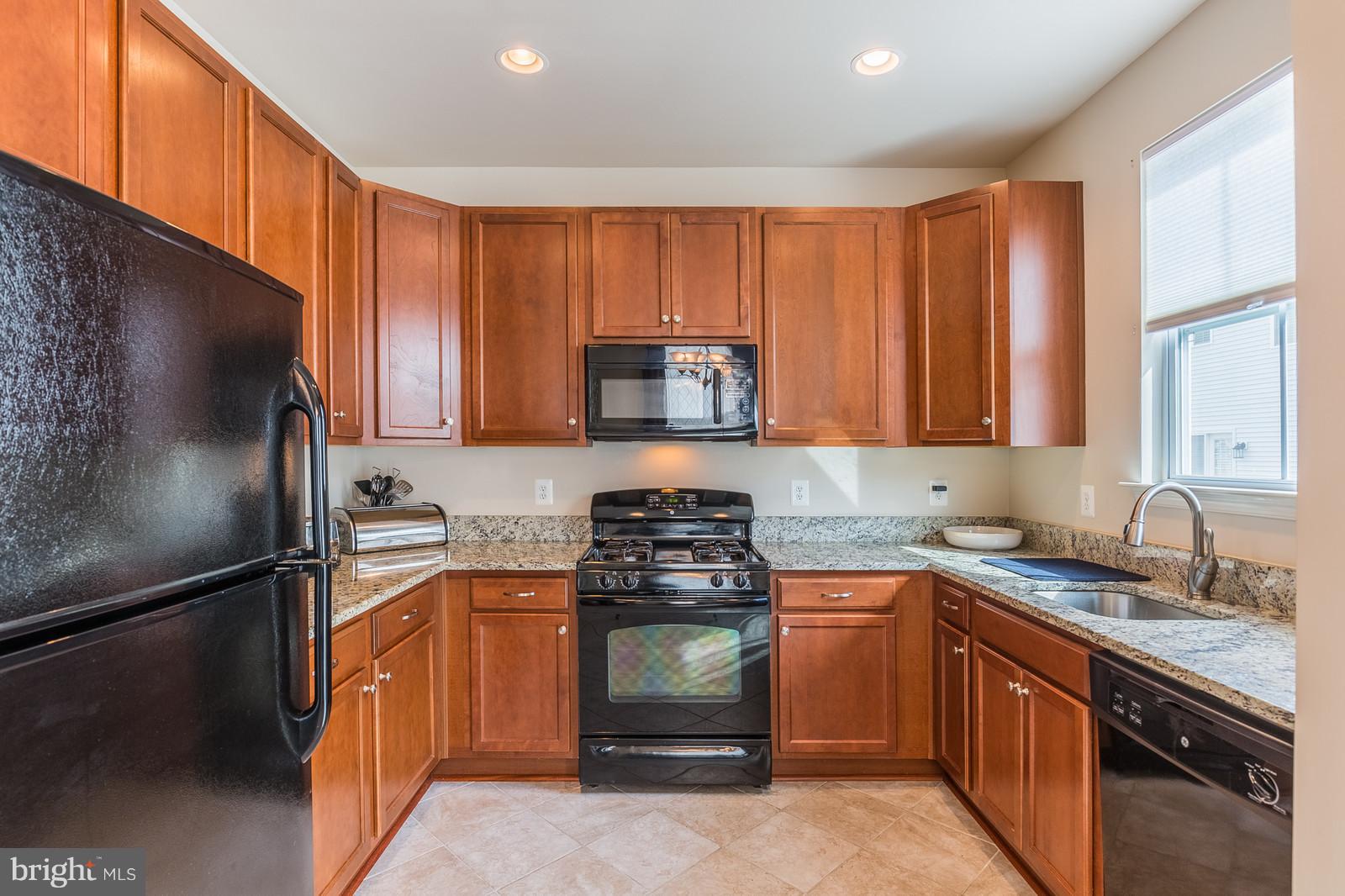 TRIANGLE HIGHLANDS CONDO - Residential