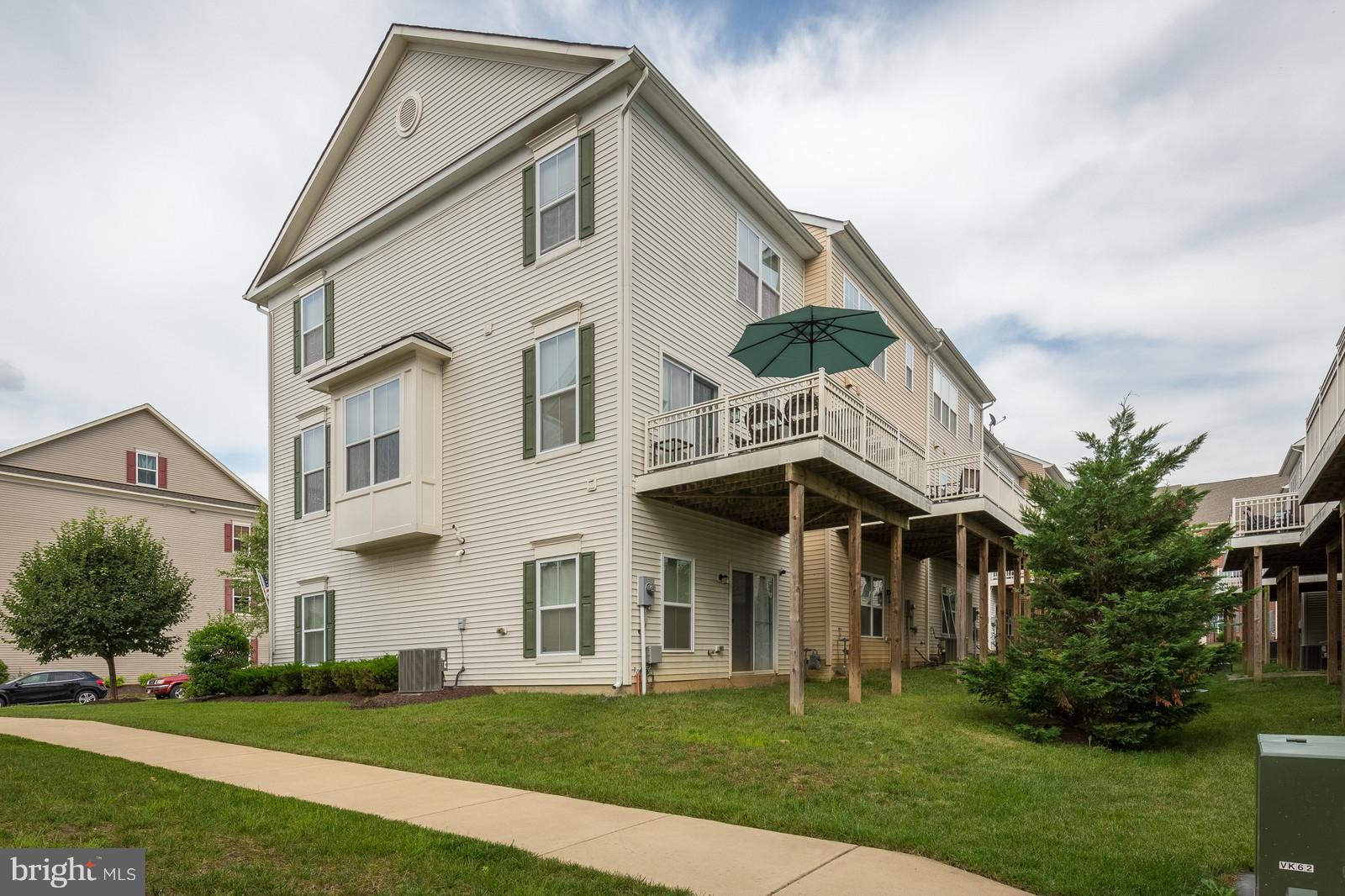 TRIANGLE HIGHLANDS CONDO - Residential