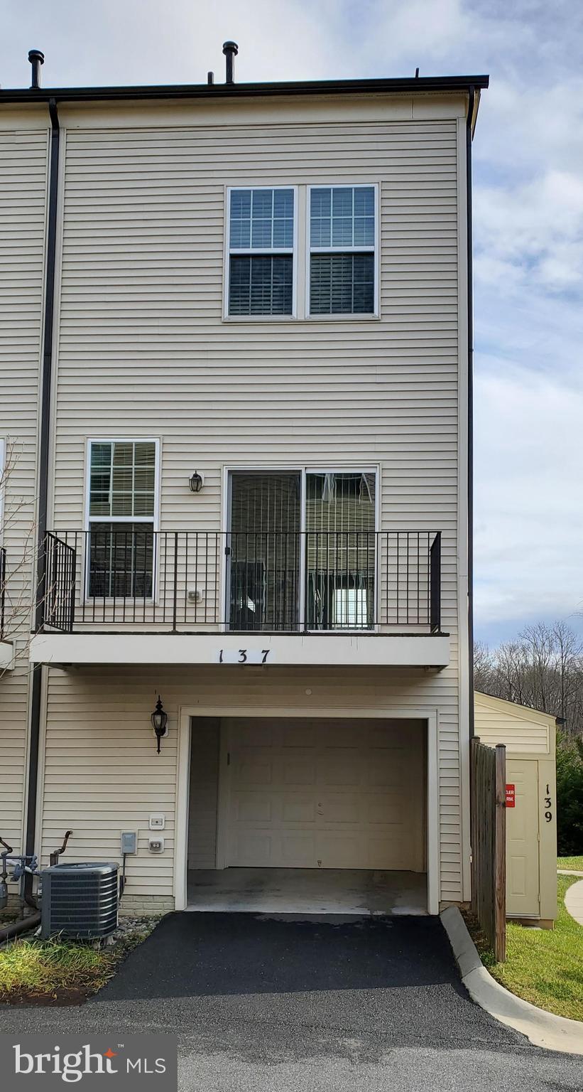 GALLERY PARK - Residential Lease