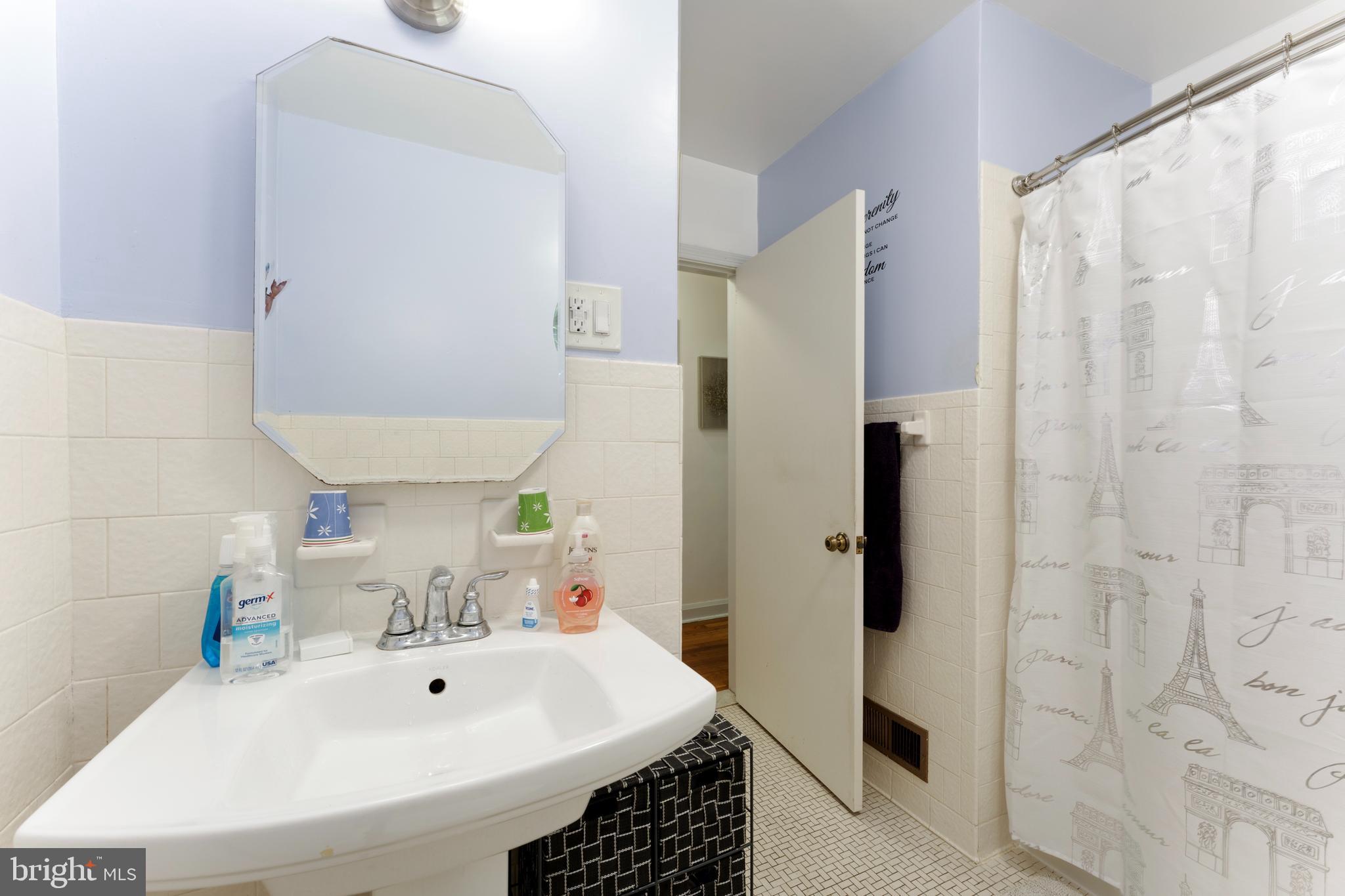 CATONSVILLE GARDENS - Residential