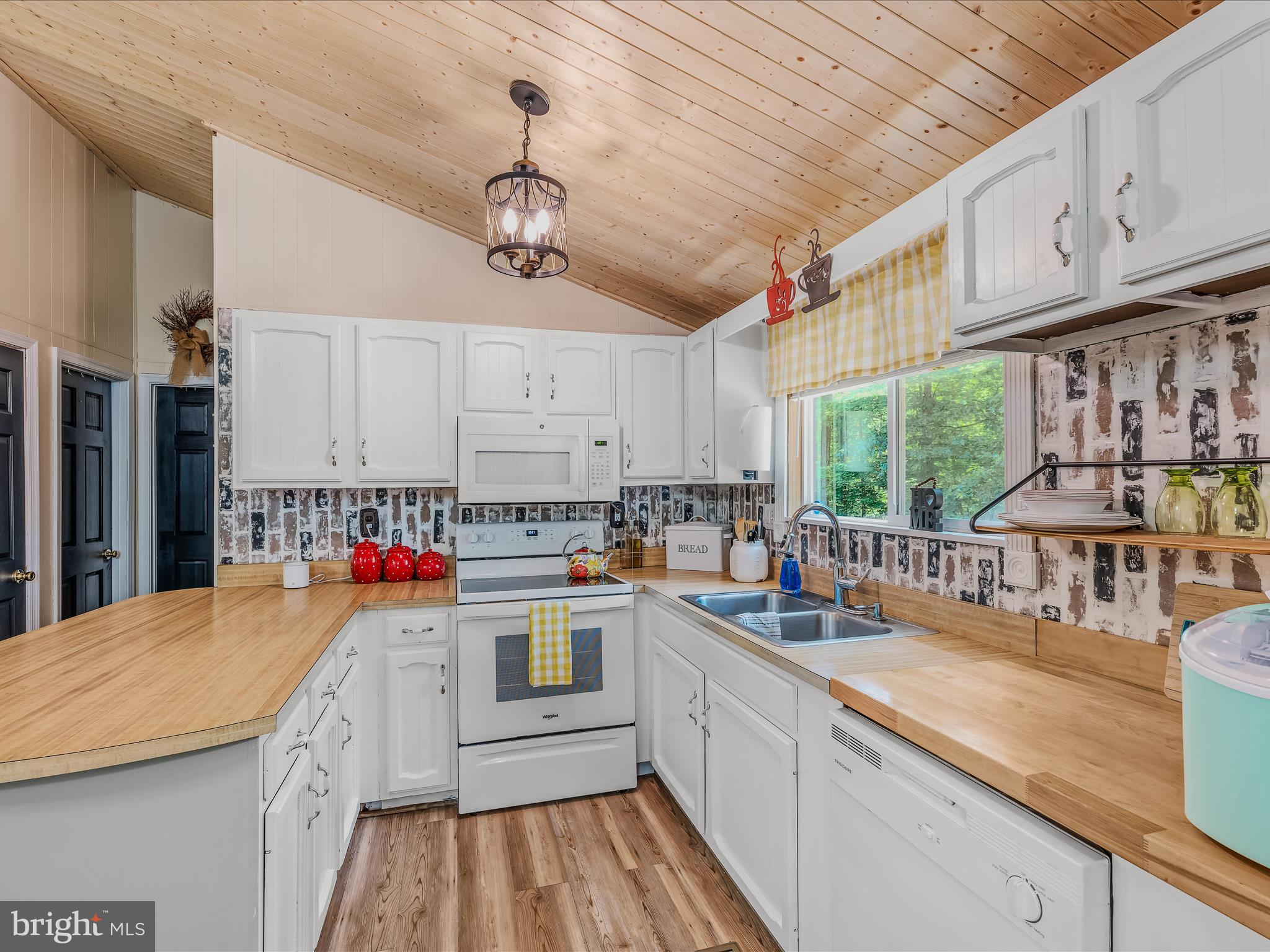 THE WOODS - Residential