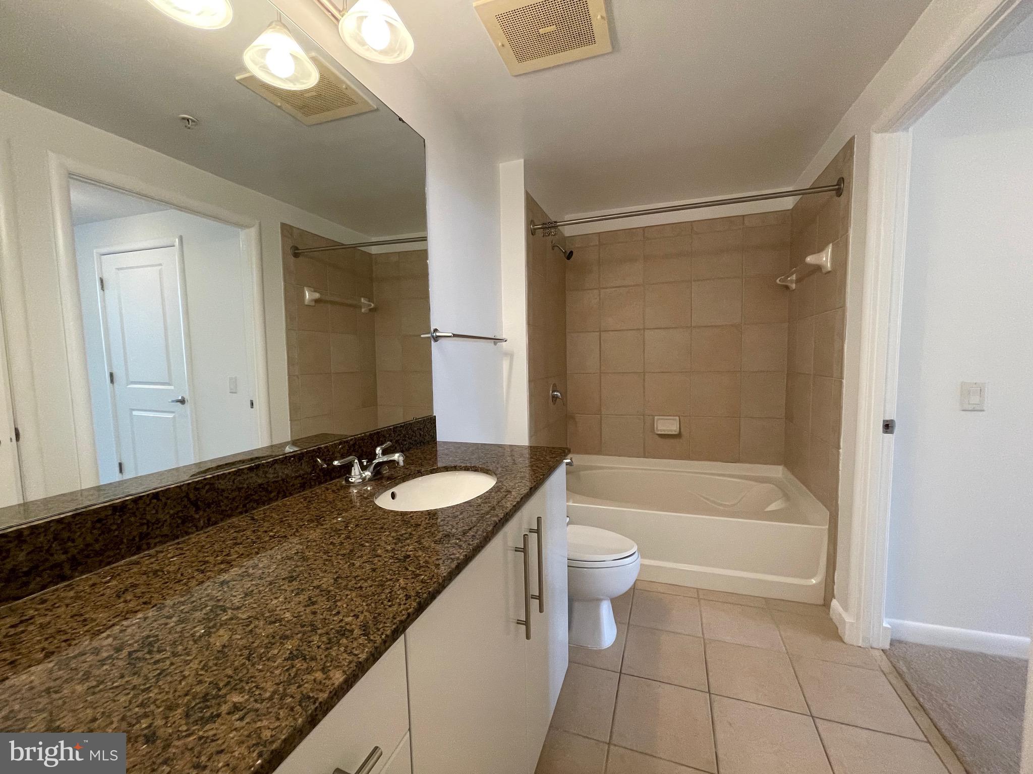 CLARENDON 1021 - Residential Lease