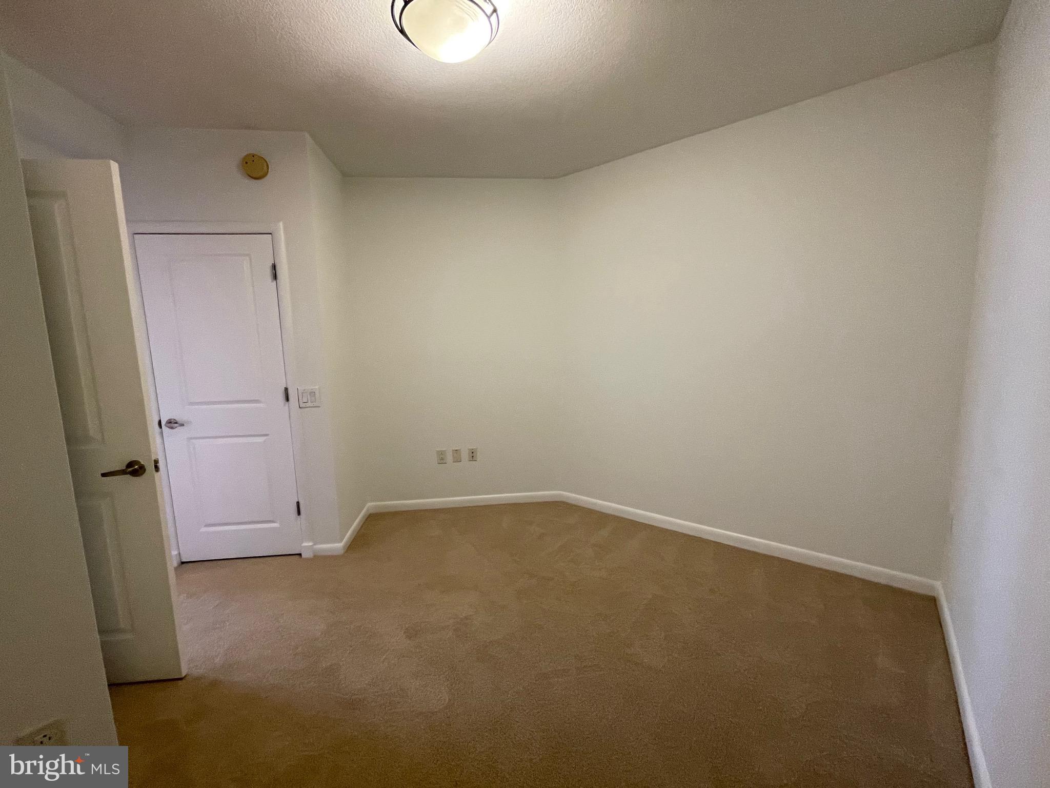 CLARENDON 1021 - Residential Lease