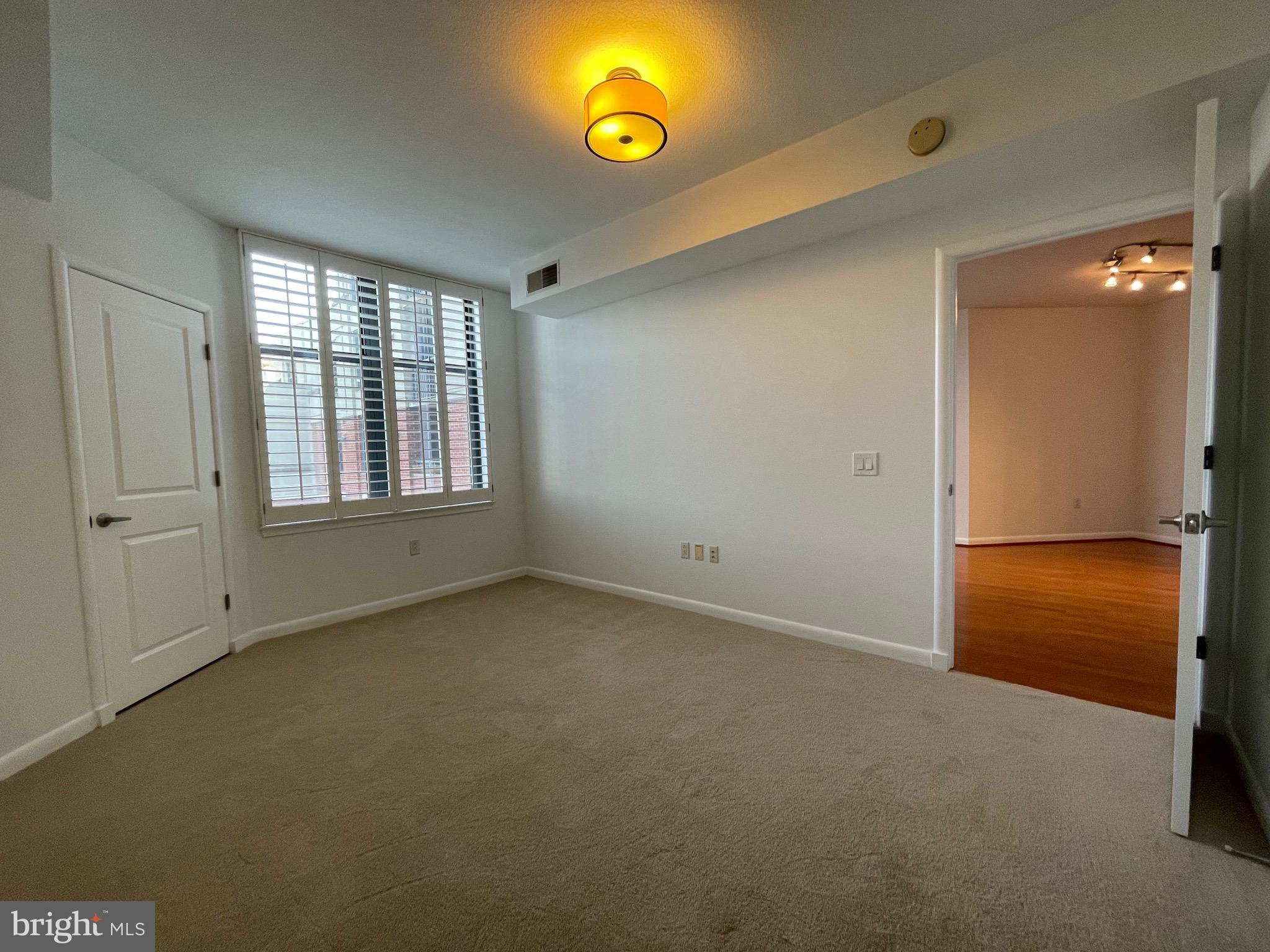 CLARENDON 1021 - Residential Lease