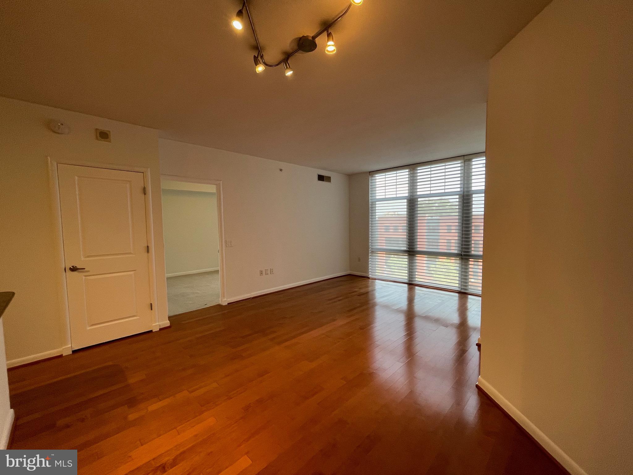 CLARENDON 1021 - Residential Lease