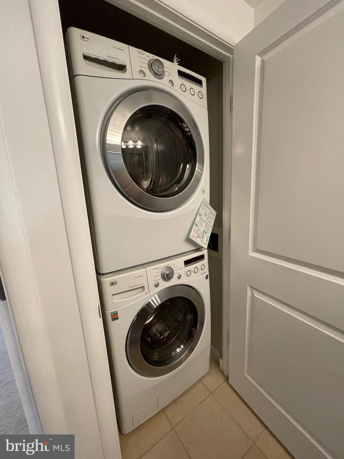 CLARENDON 1021 - Residential Lease