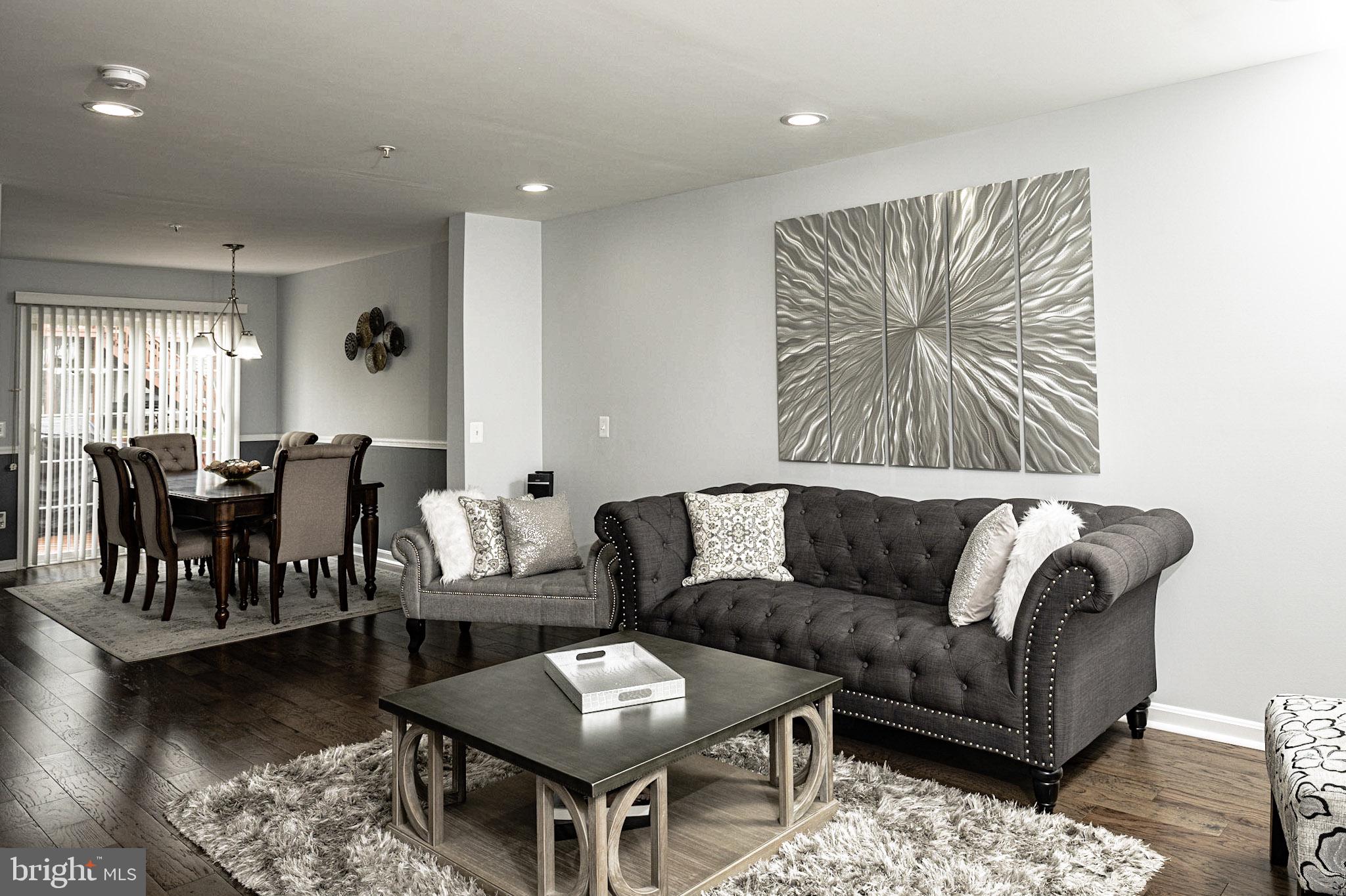 THE VILLAGES OF LYONSFIELD RUN - Residential