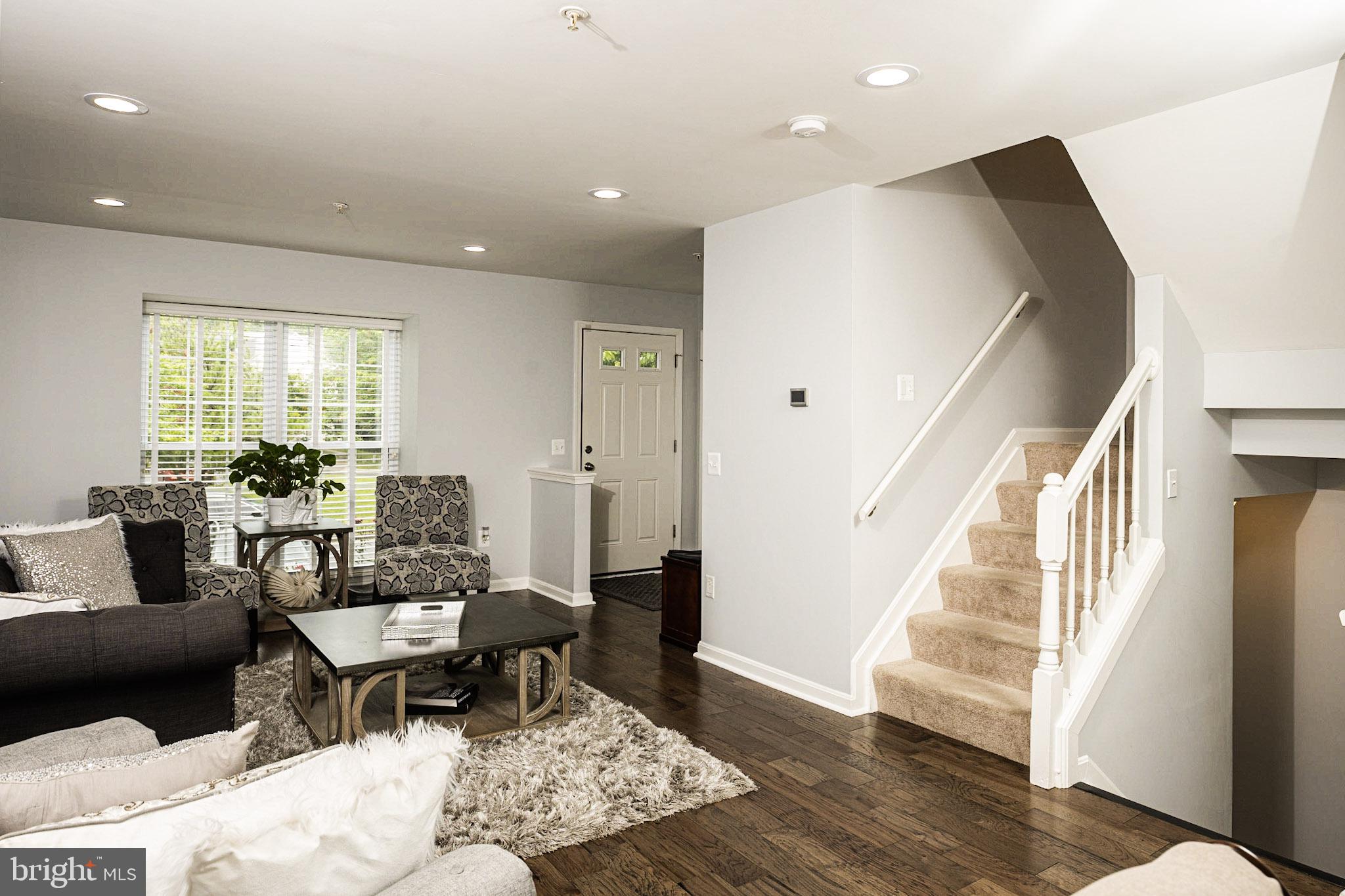 THE VILLAGES OF LYONSFIELD RUN - Residential