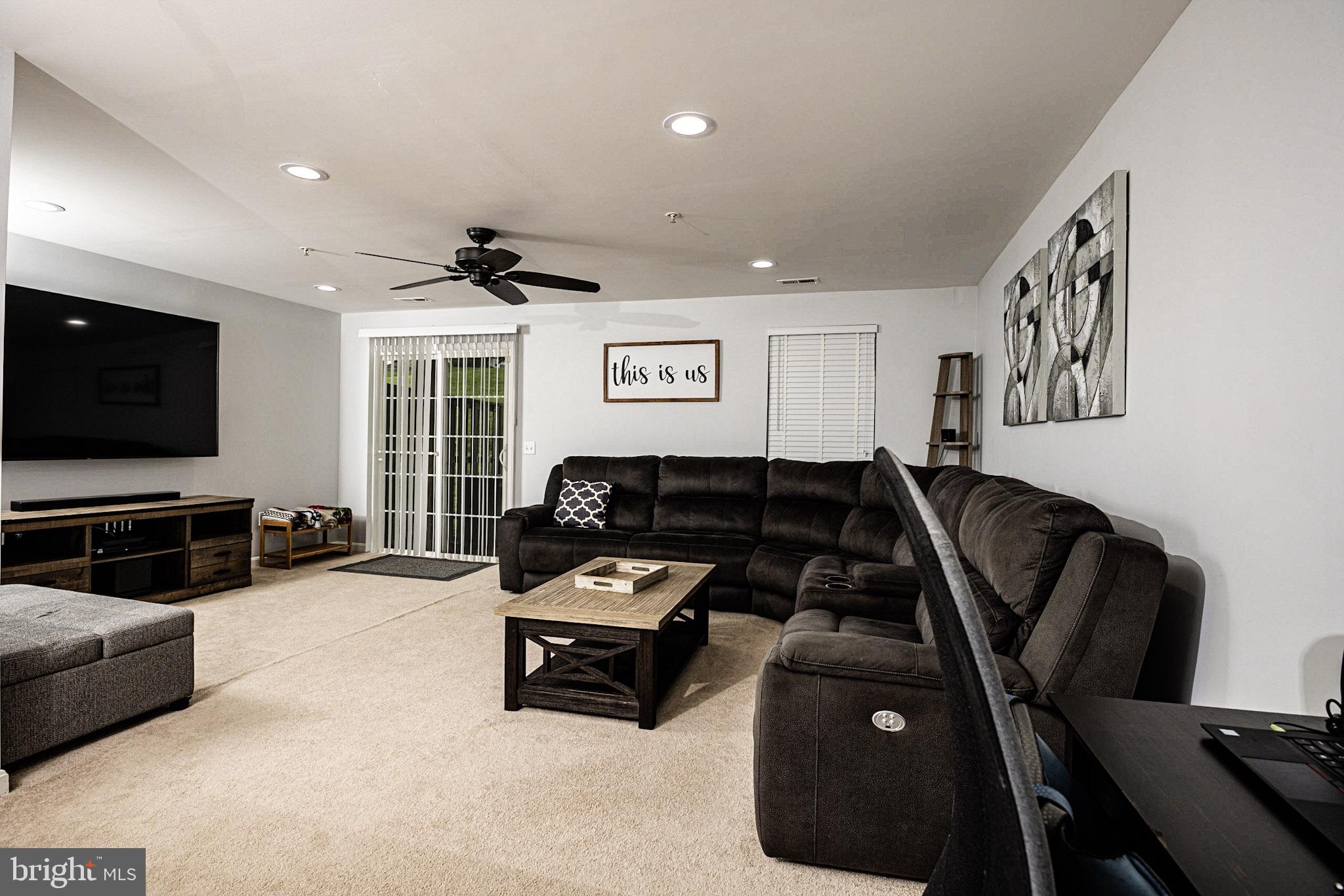 THE VILLAGES OF LYONSFIELD RUN - Residential