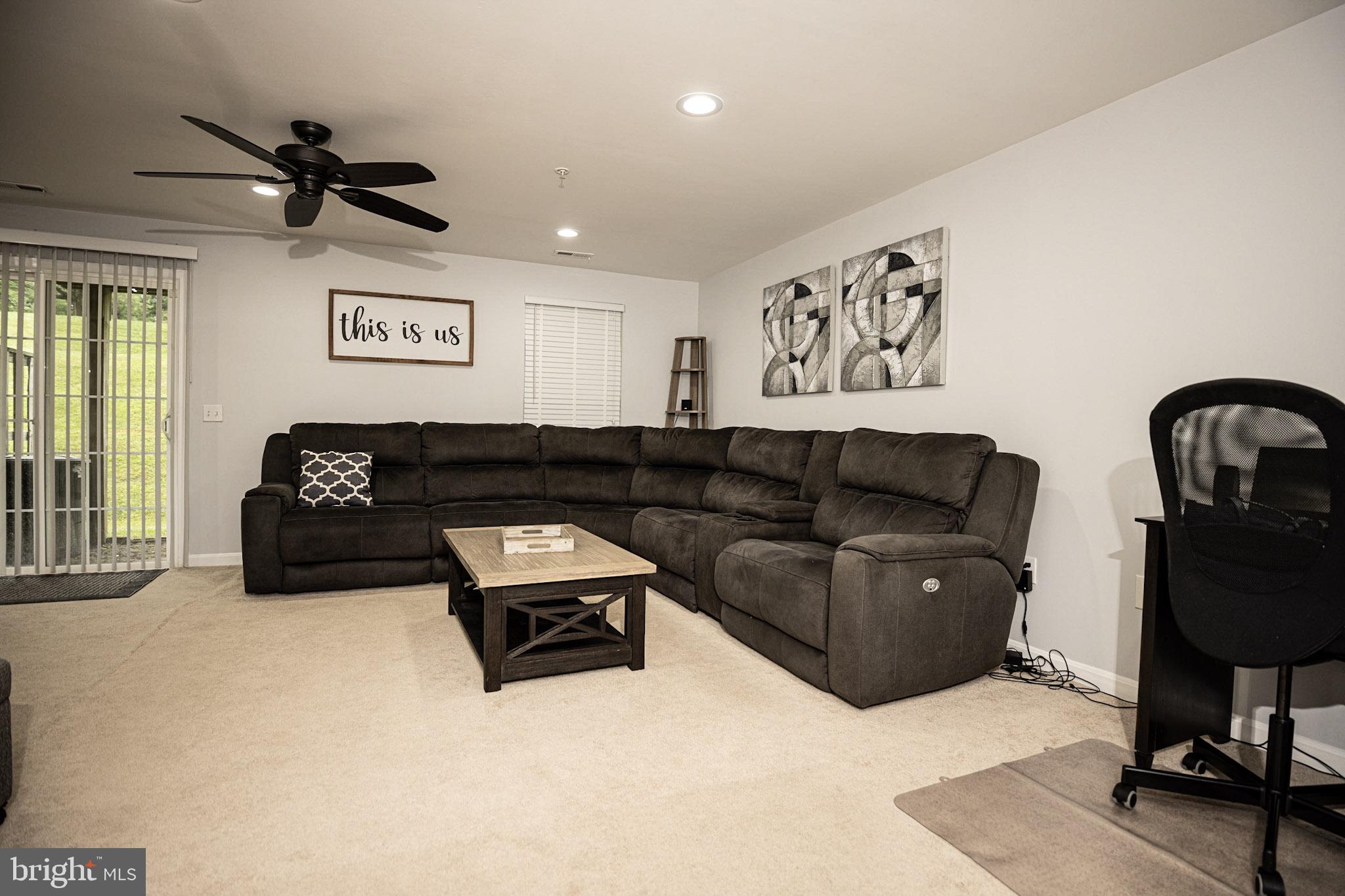 THE VILLAGES OF LYONSFIELD RUN - Residential