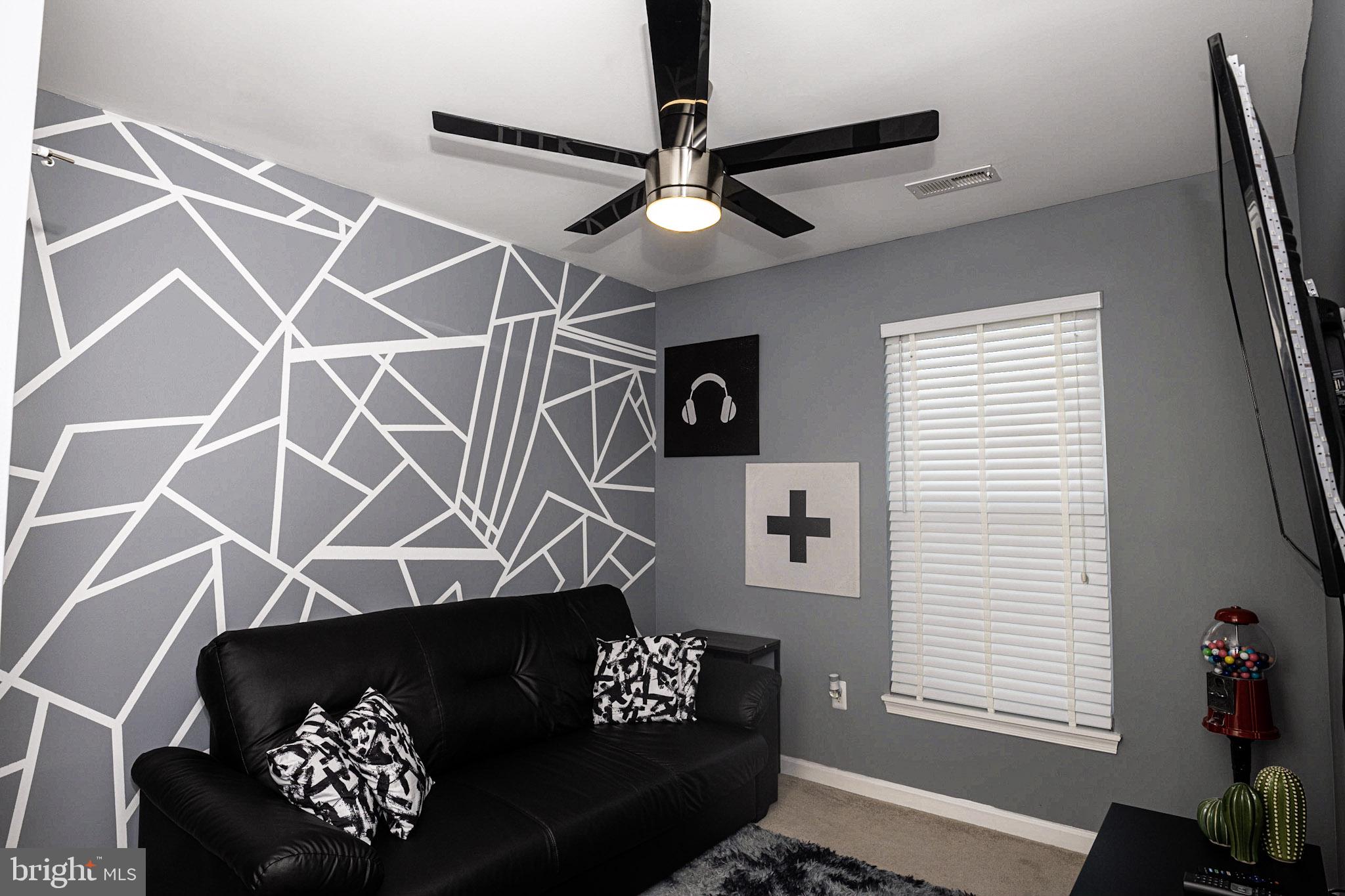 THE VILLAGES OF LYONSFIELD RUN - Residential