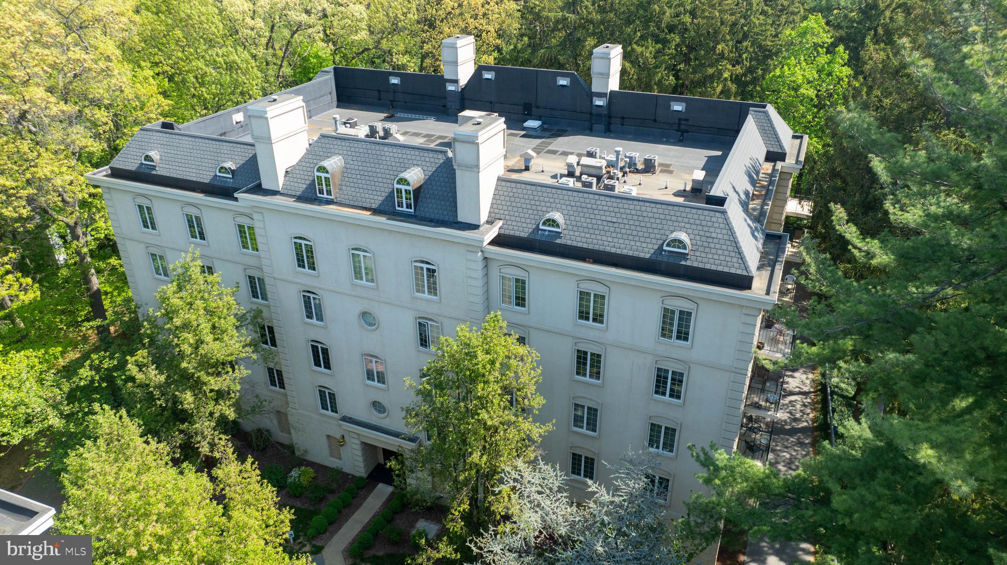 THE CREST - Residential