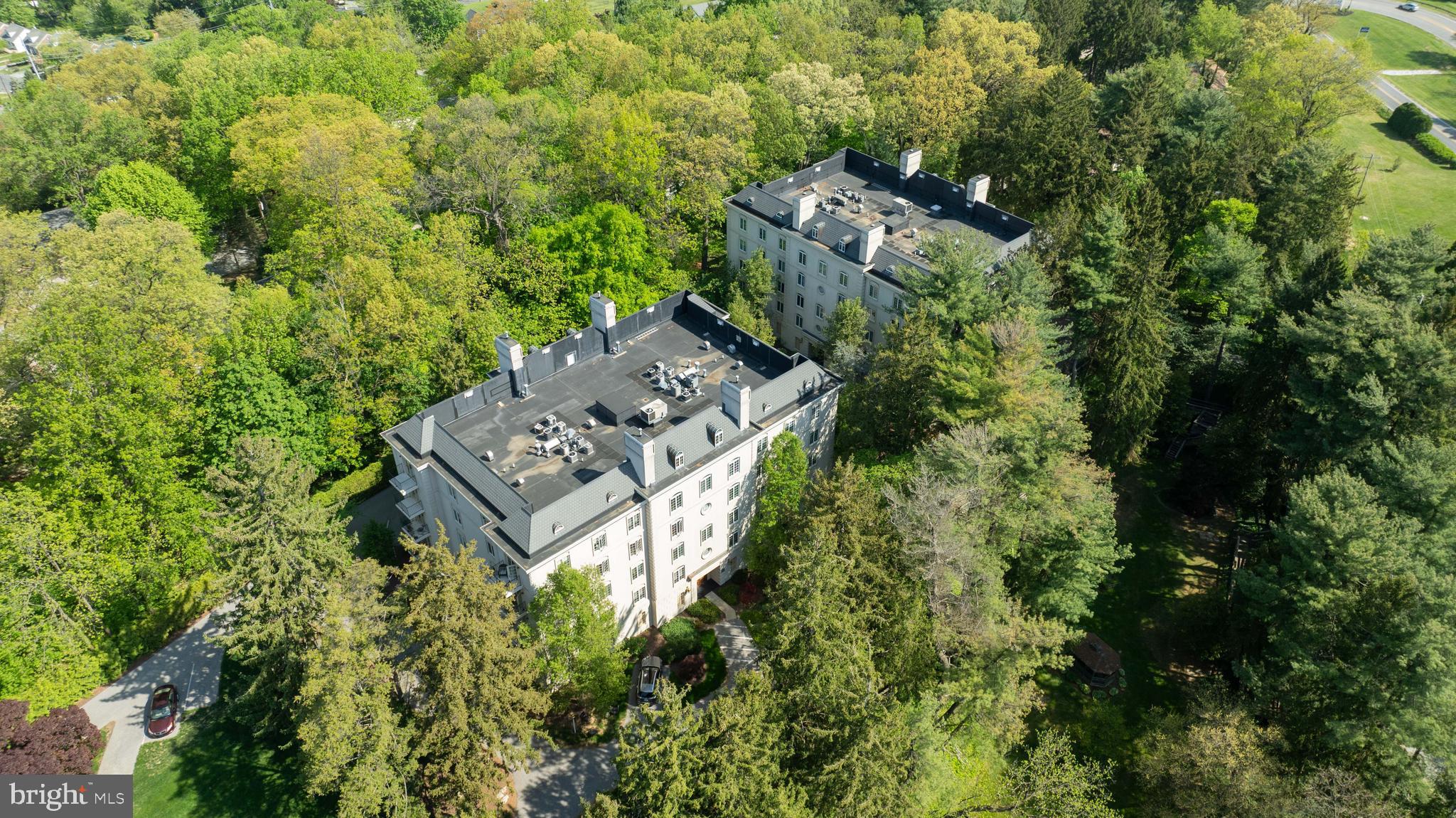 THE CREST - Residential