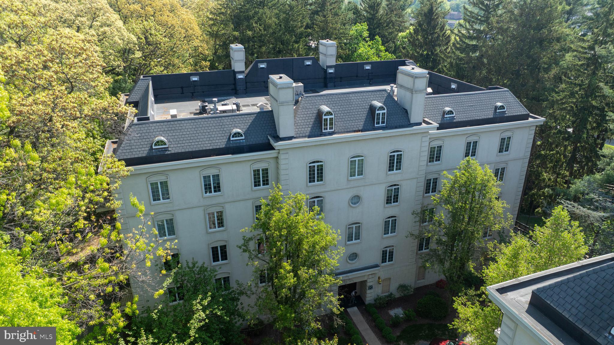 THE CREST - Residential