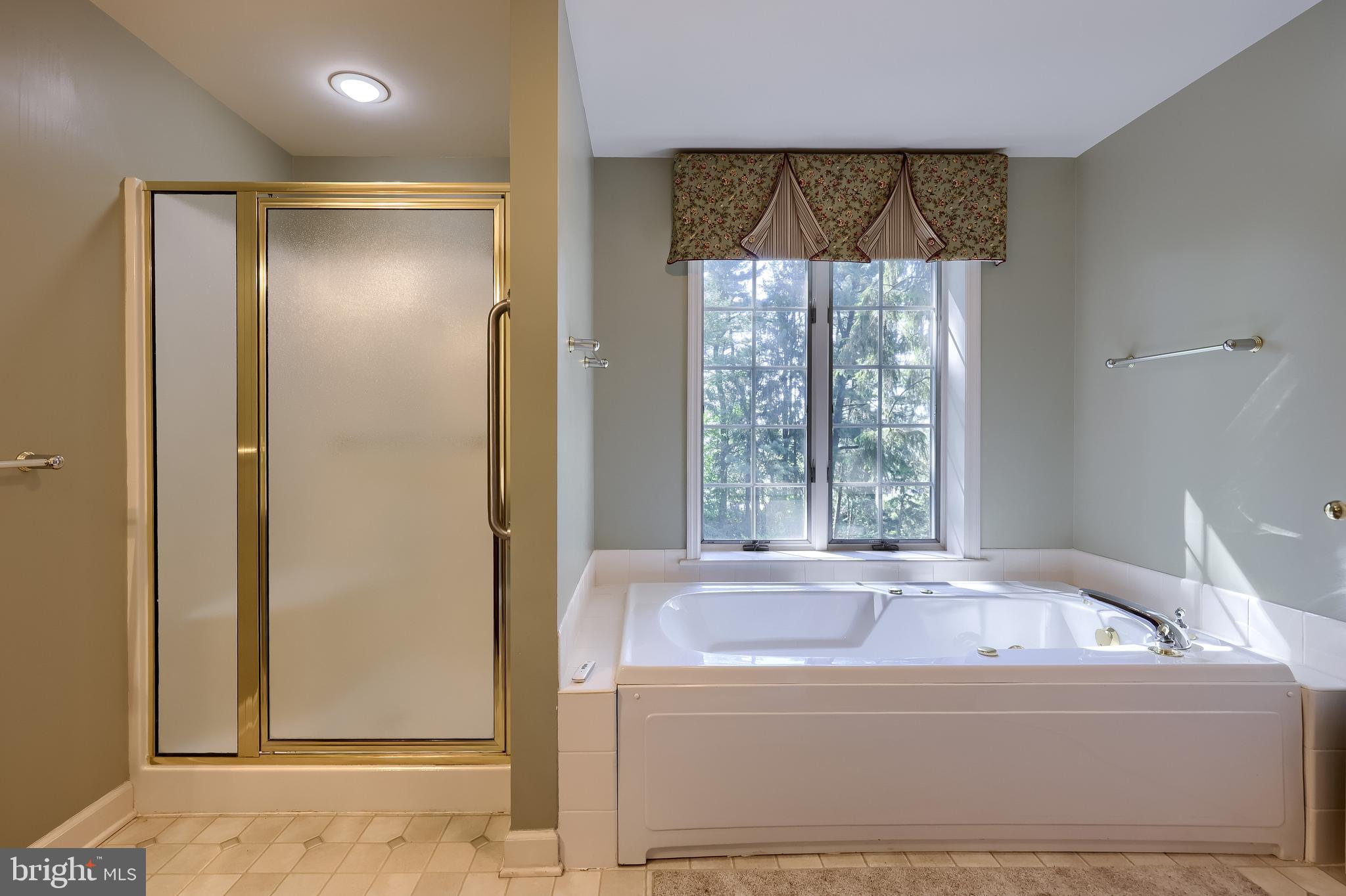 THE CREST - Residential