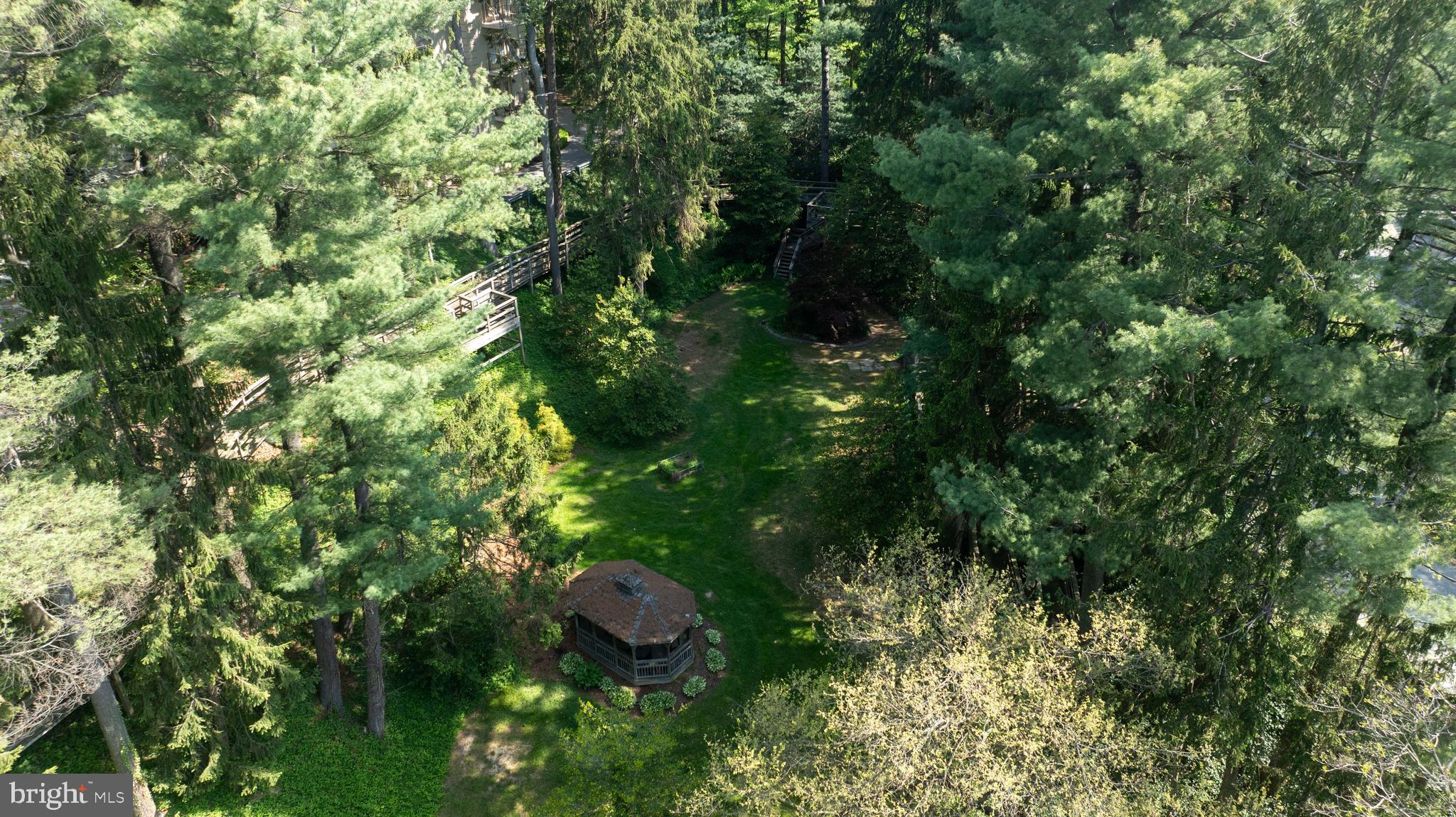 THE CREST - Residential