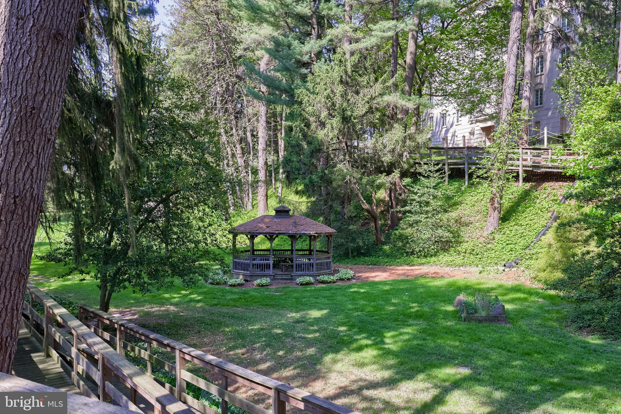 THE CREST - Residential