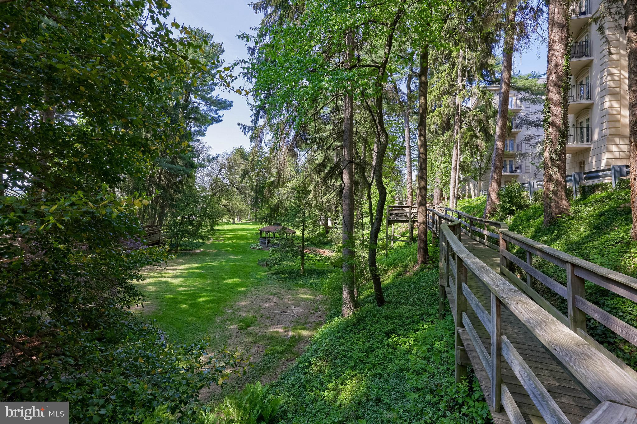 THE CREST - Residential