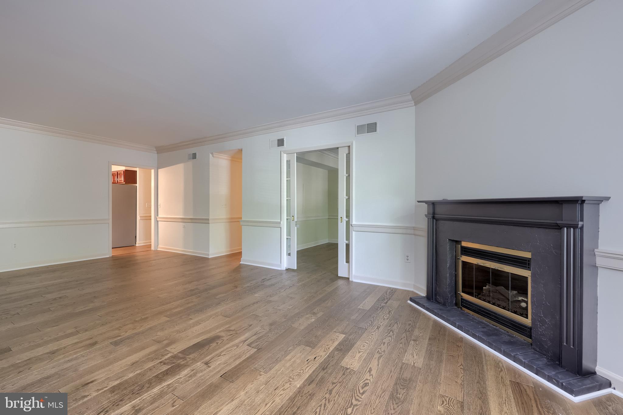 THE CREST - Residential