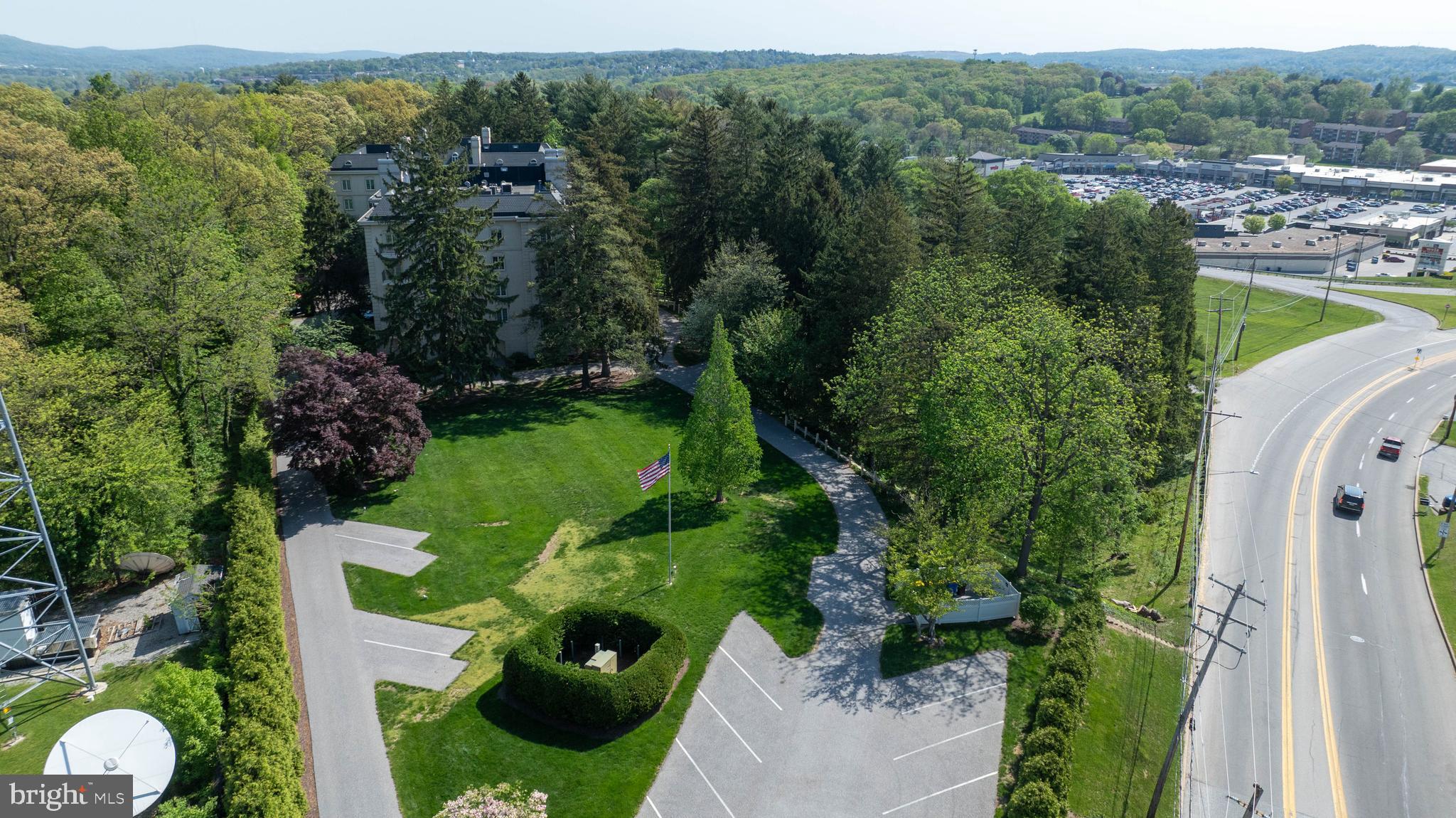 THE CREST - Residential