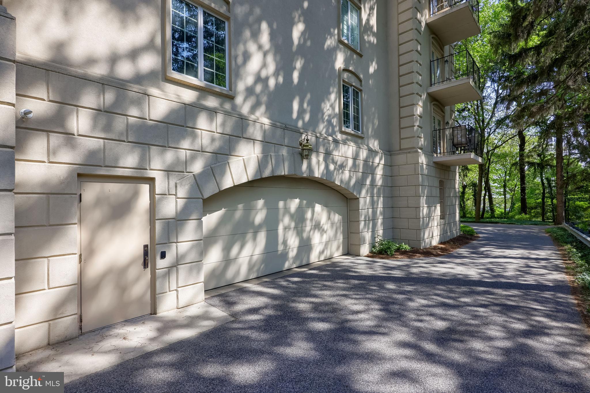 THE CREST - Residential