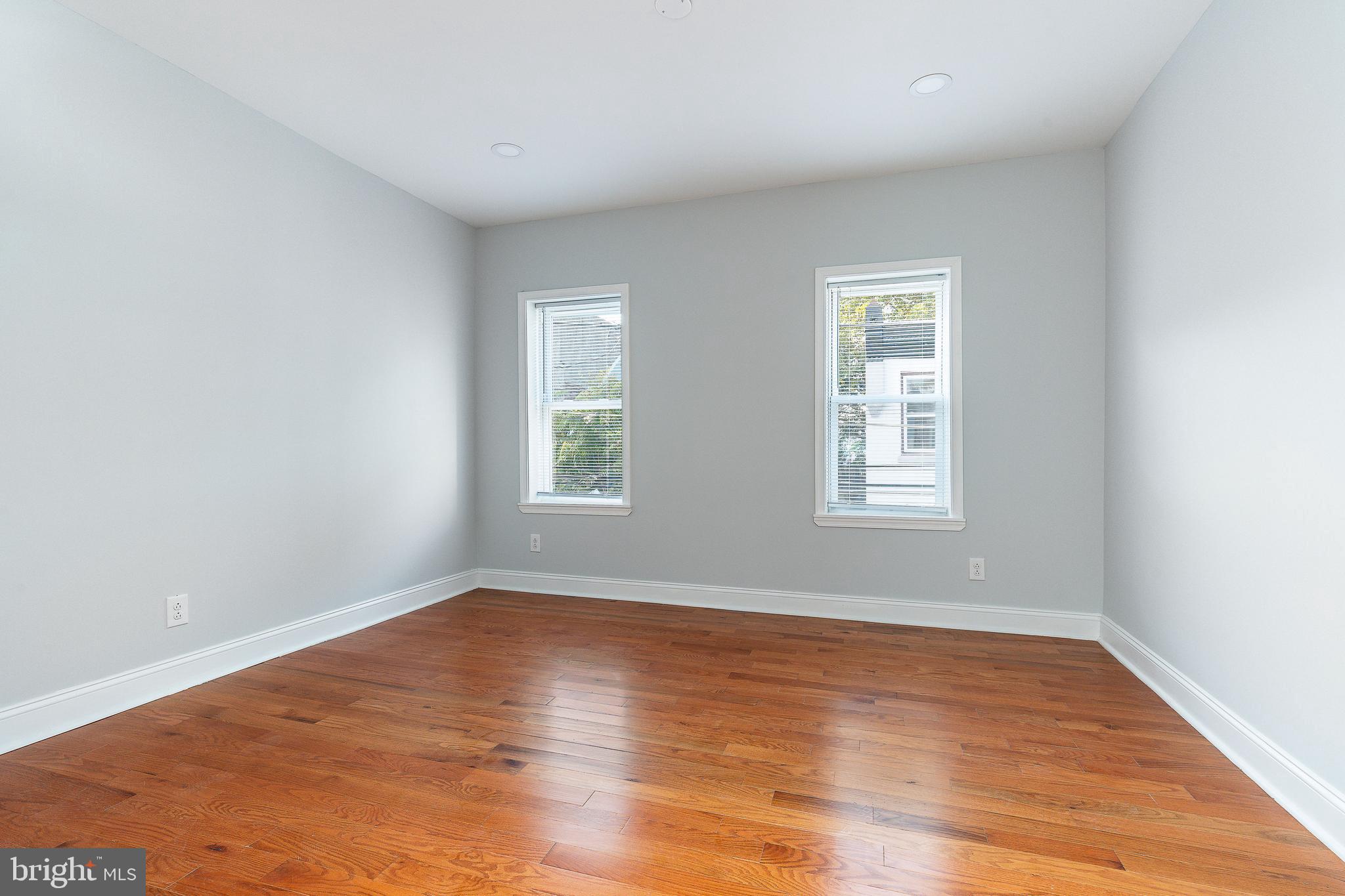 KENSINGTON - Residential