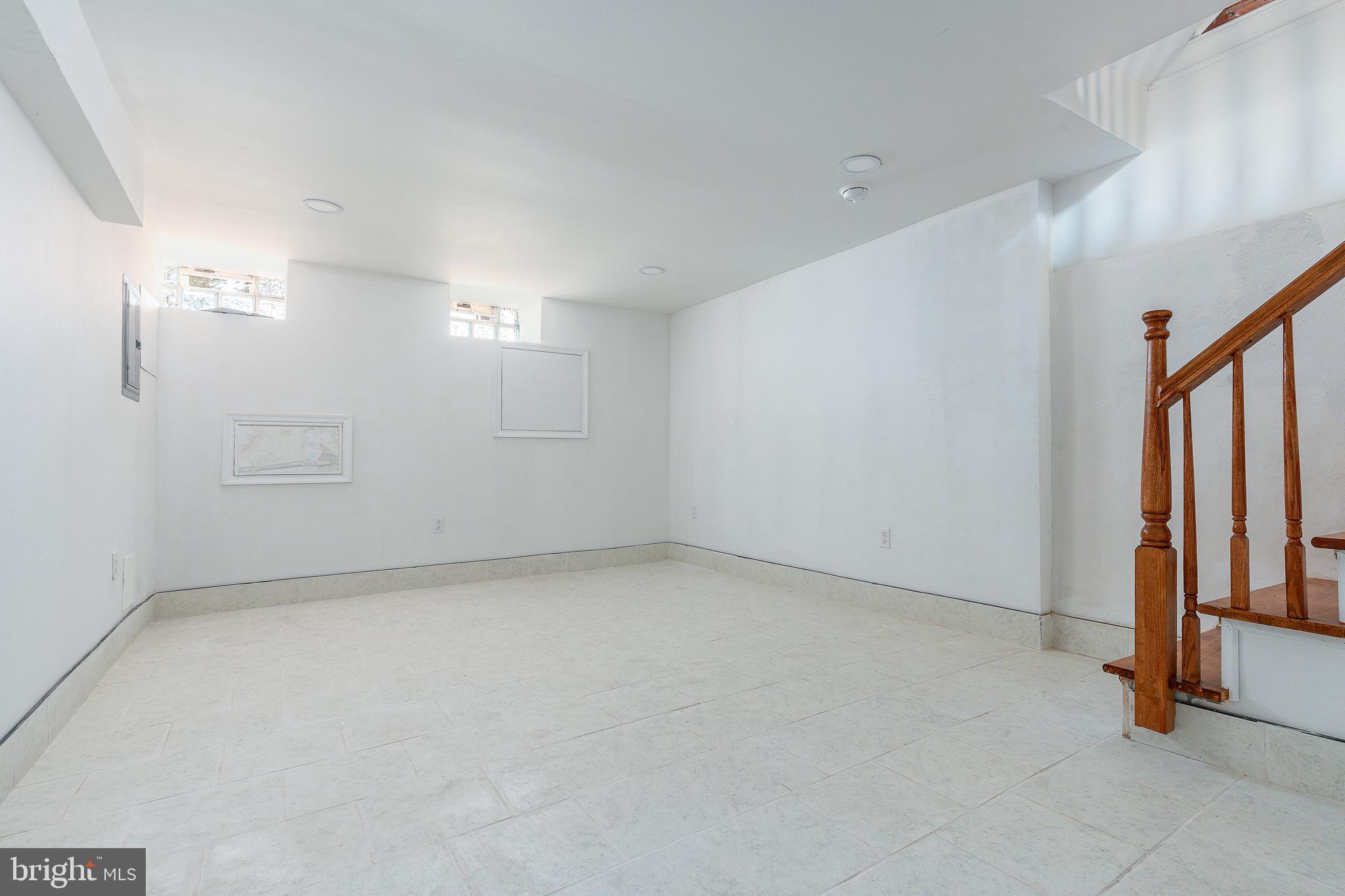 KENSINGTON - Residential