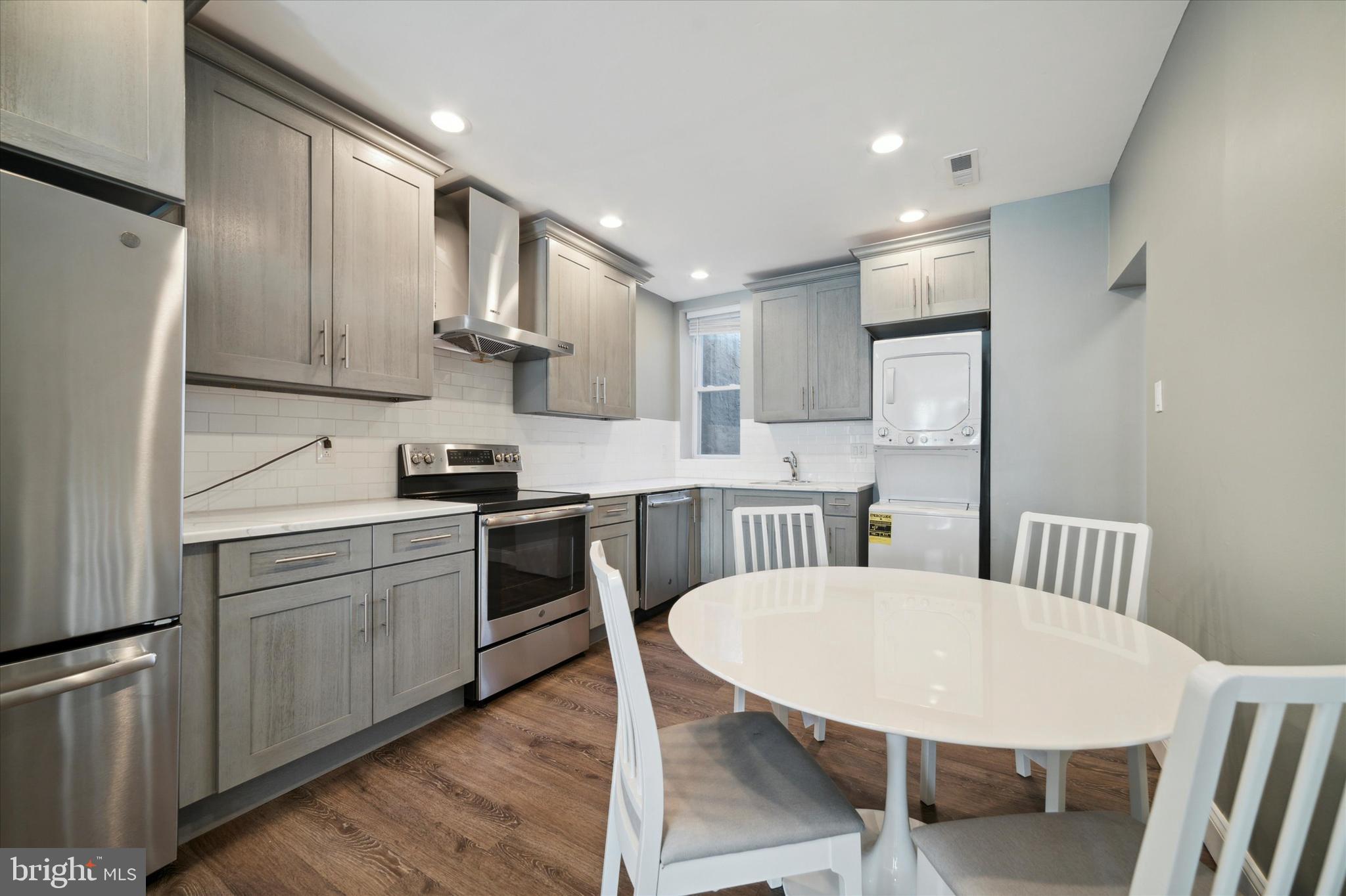 SOCIETY HILL - Residential Lease